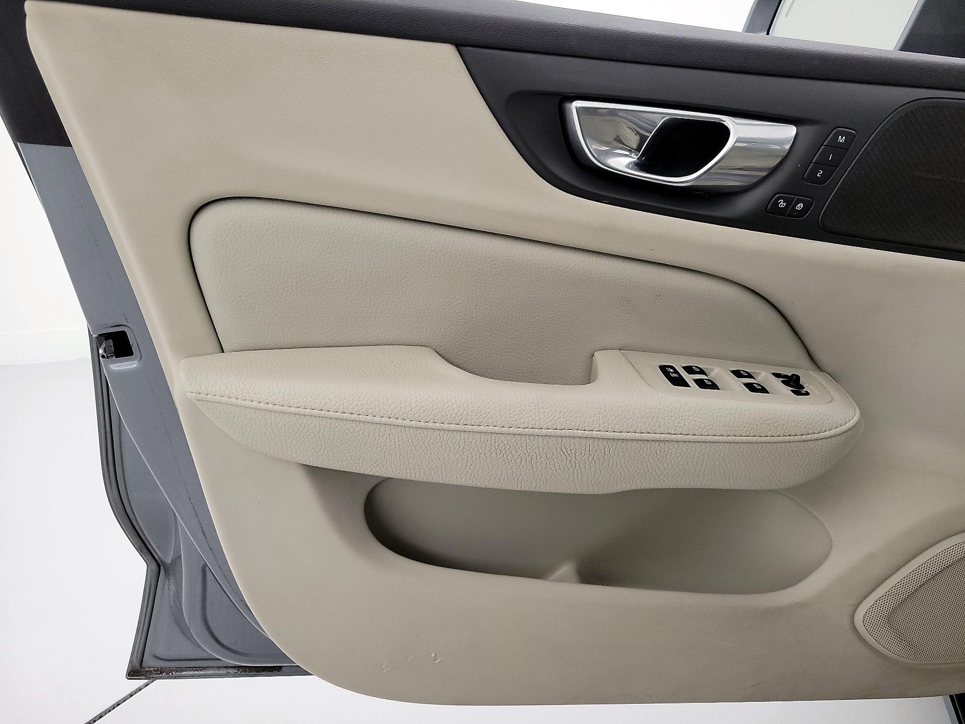 Thumbnail: 2020 Volvo S60 - 12