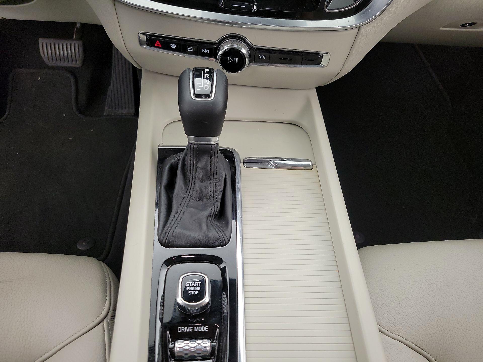 Thumbnail: 2020 Volvo S60 - 18