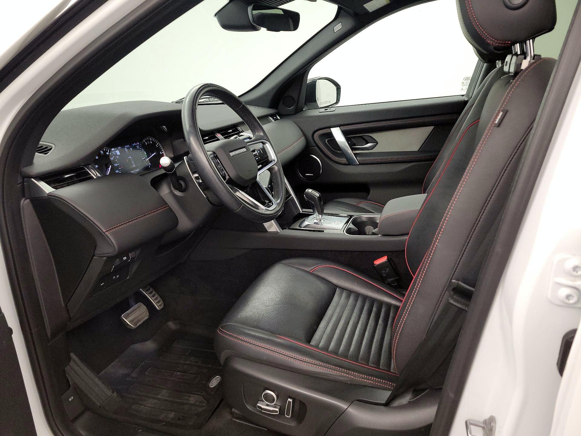 Thumbnail: 2022 Land Rover Discovery - 11