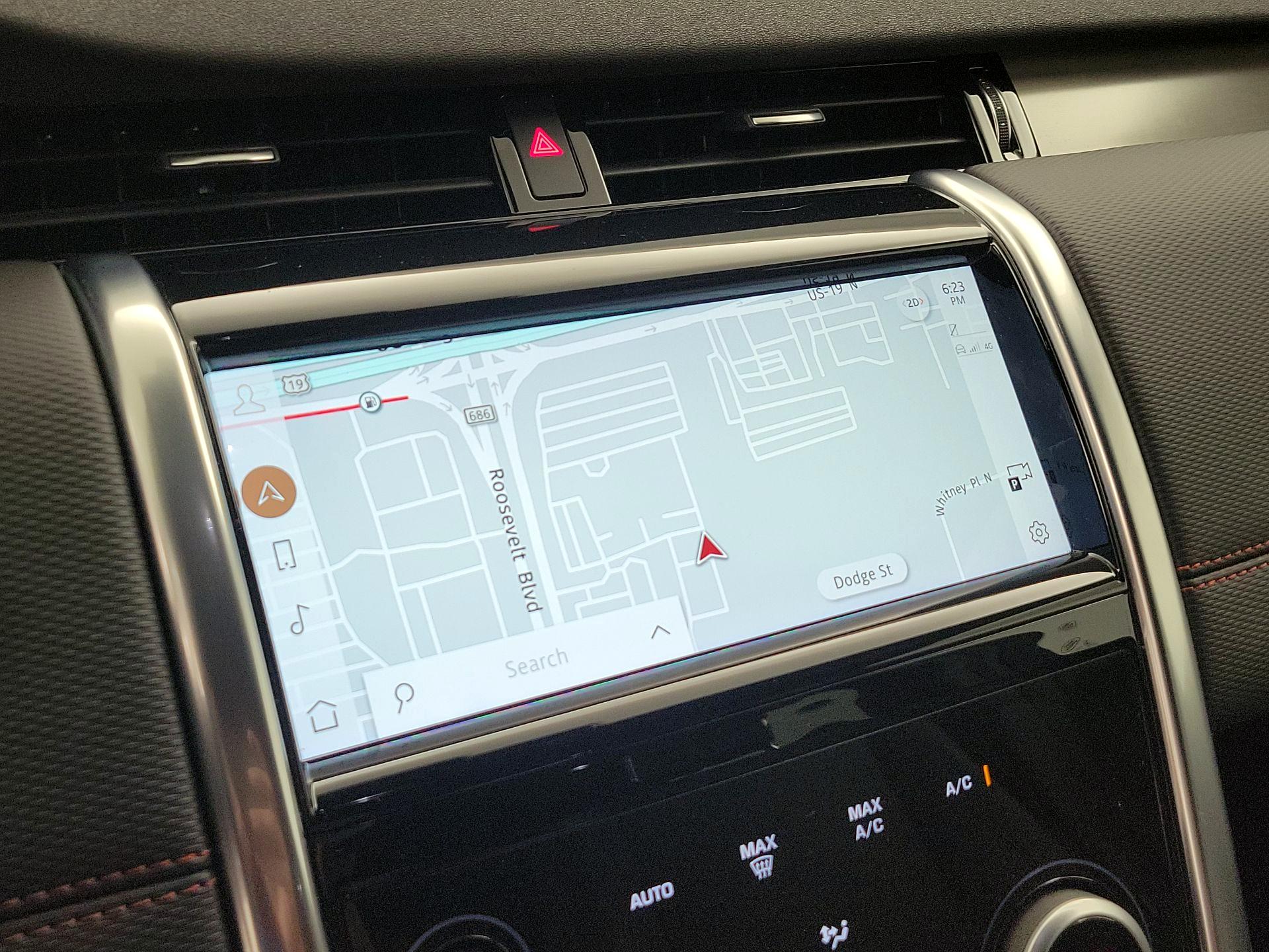 Thumbnail: 2022 Land Rover Discovery - 14