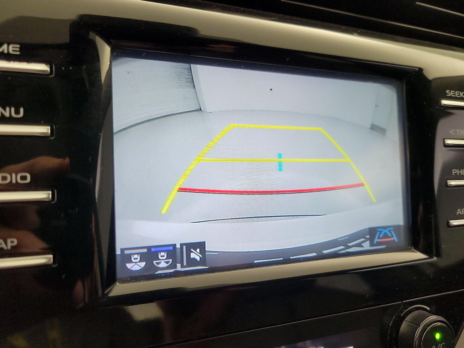 Thumbnail: 2019 Toyota Camry - 14