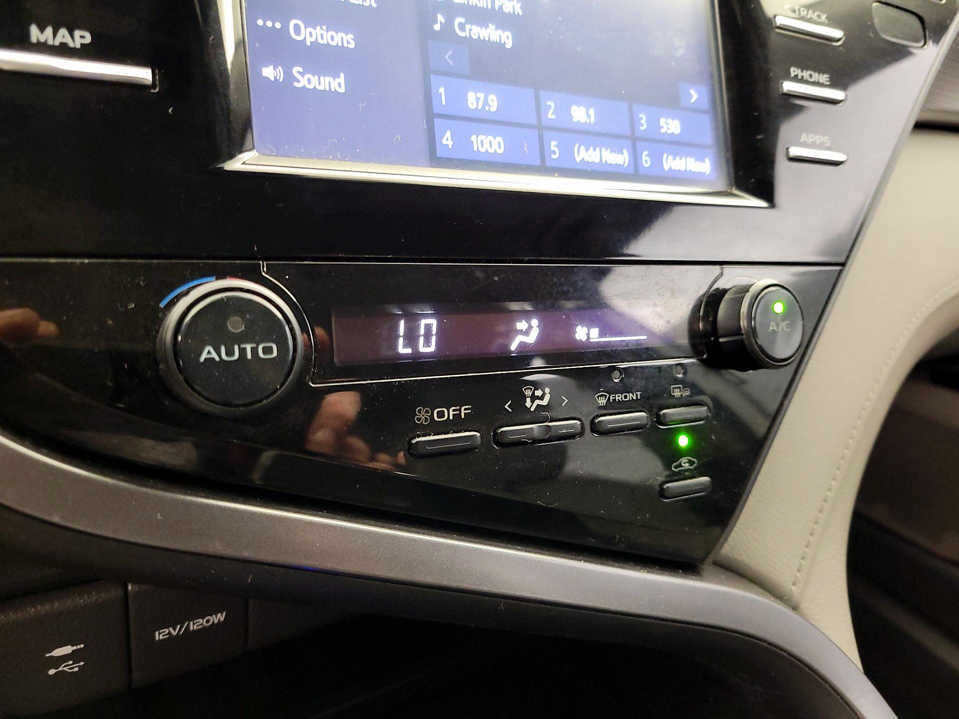 Thumbnail: 2019 Toyota Camry - 16