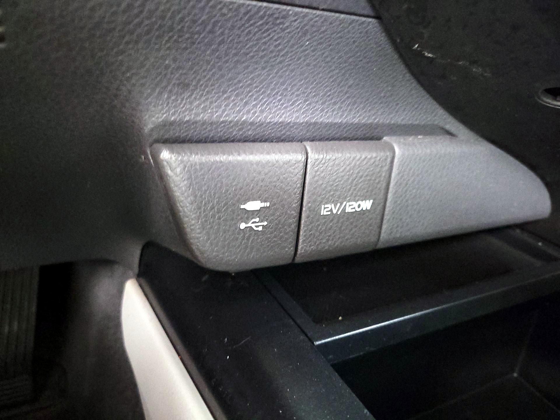 Thumbnail: 2019 Toyota Camry - 18