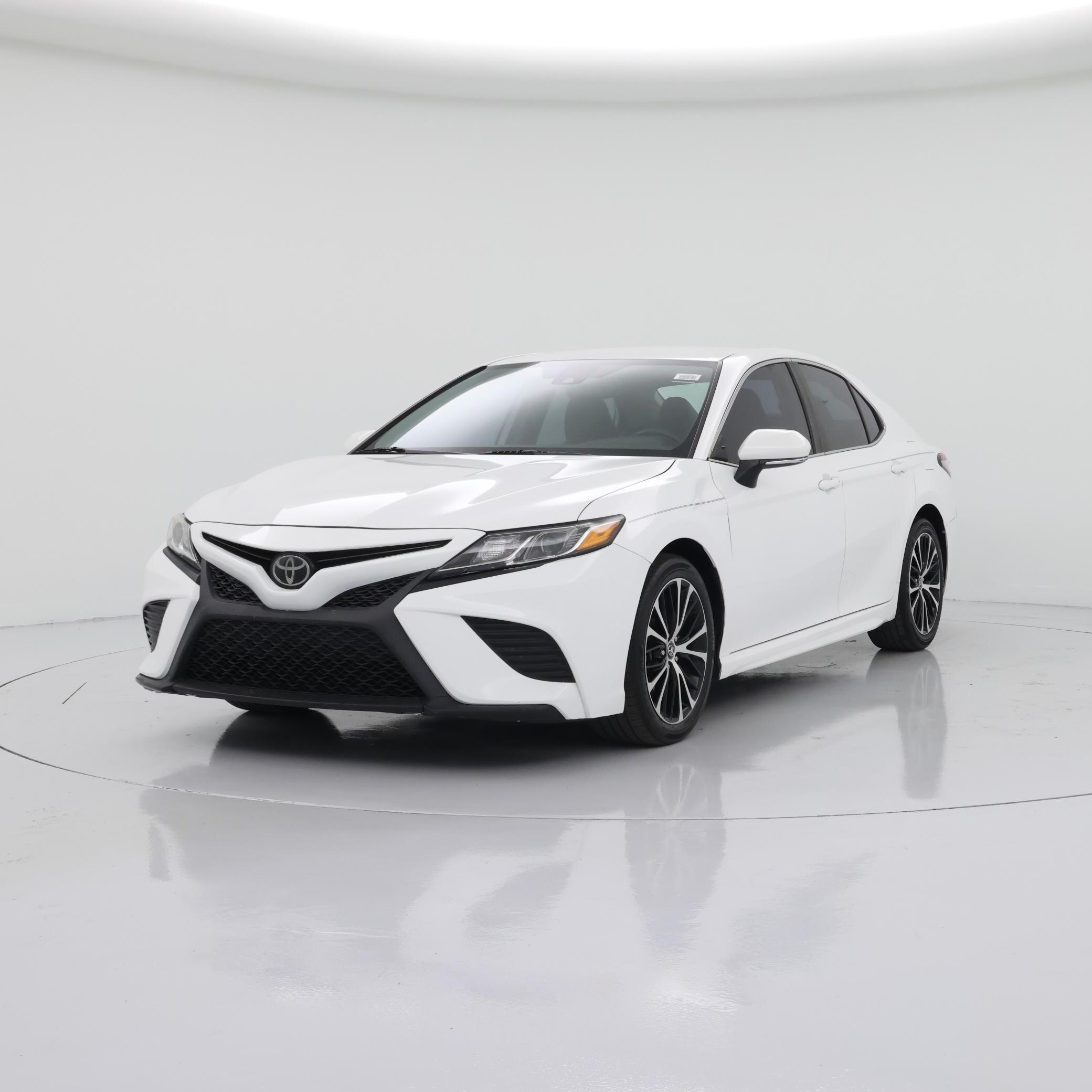 Thumbnail: 2019 Toyota Camry - 4