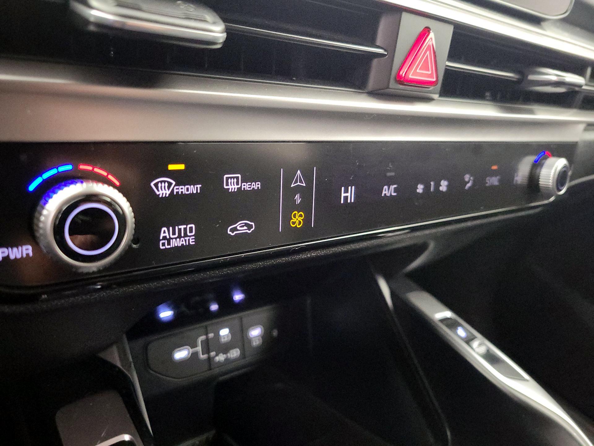 Thumbnail: 2024 Kia Sorento - 17