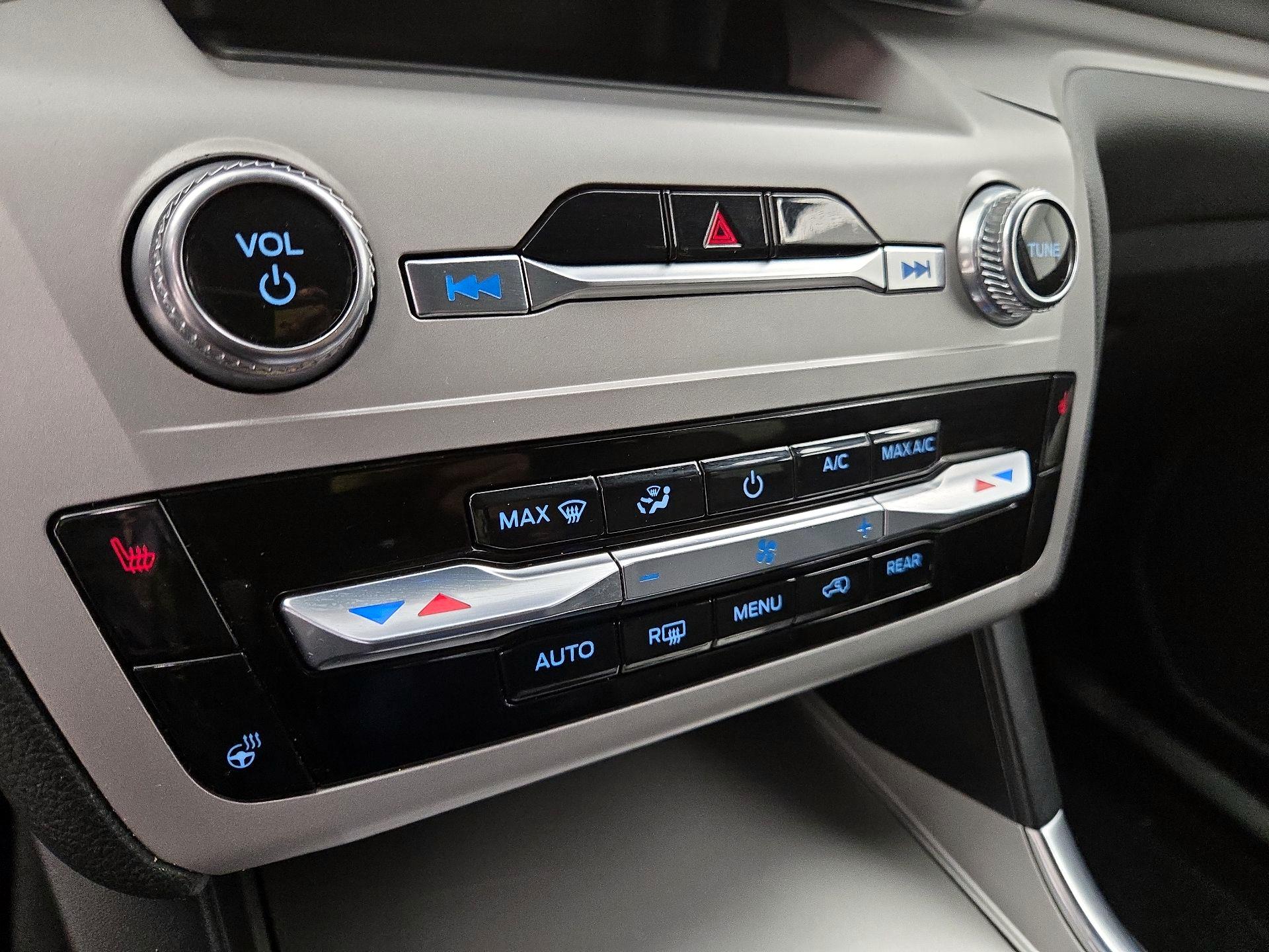 Thumbnail: 2023 Ford Explorer - 16