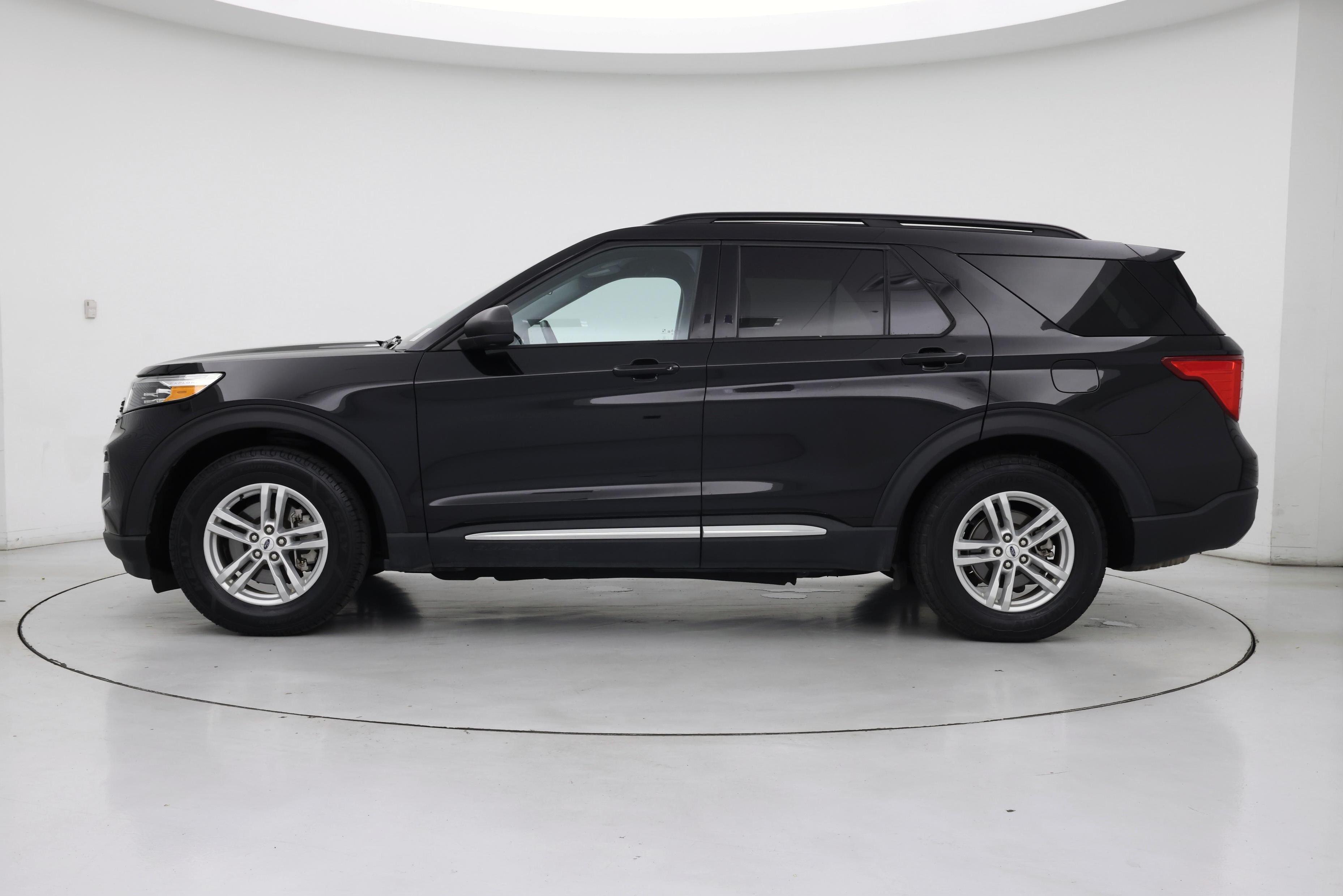 Thumbnail: 2023 Ford Explorer - 3