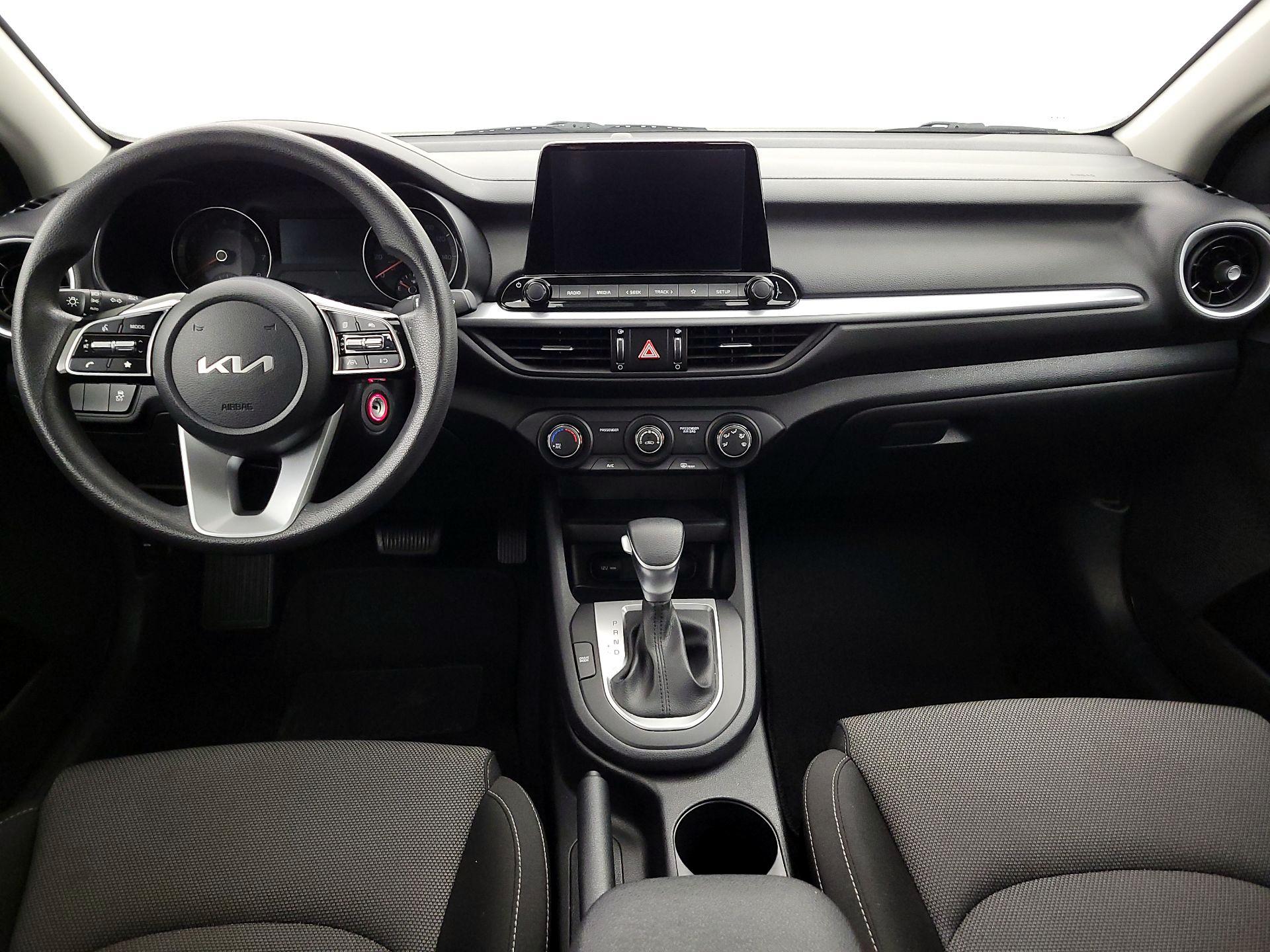 Thumbnail: 2024 Kia Forte - 9