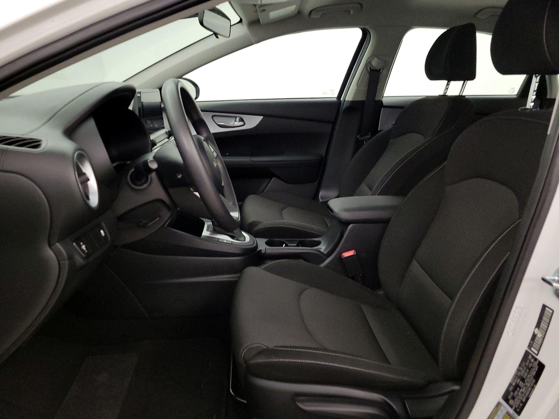 Thumbnail: 2024 Kia Forte - 11