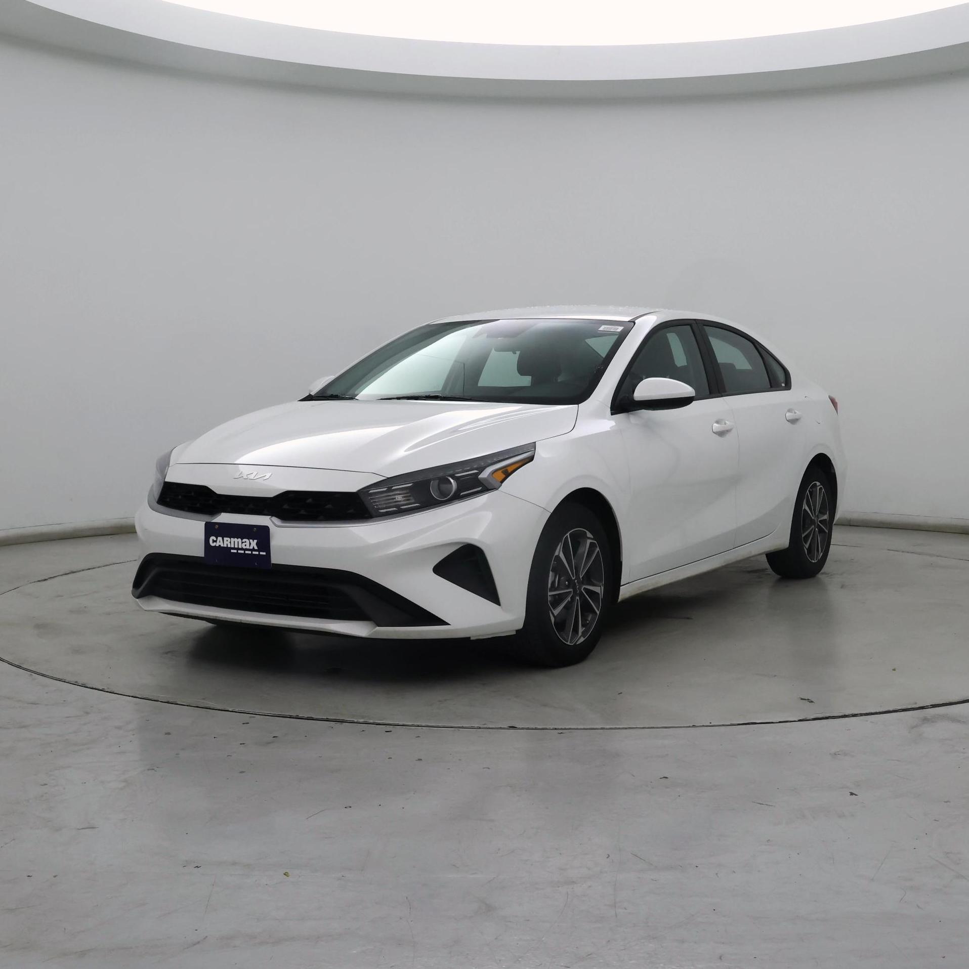 Thumbnail: 2024 Kia Forte - 4