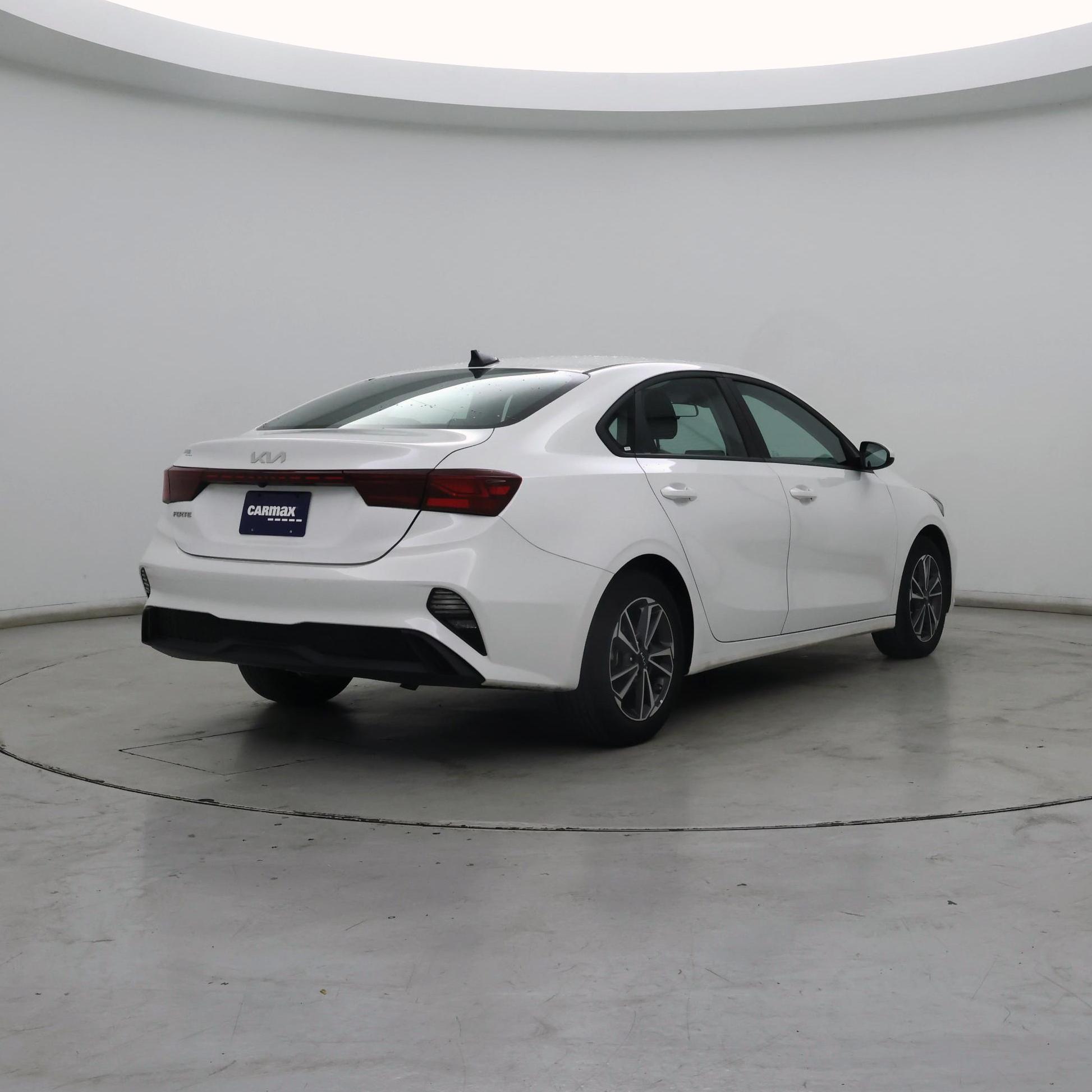 Thumbnail: 2024 Kia Forte - 8