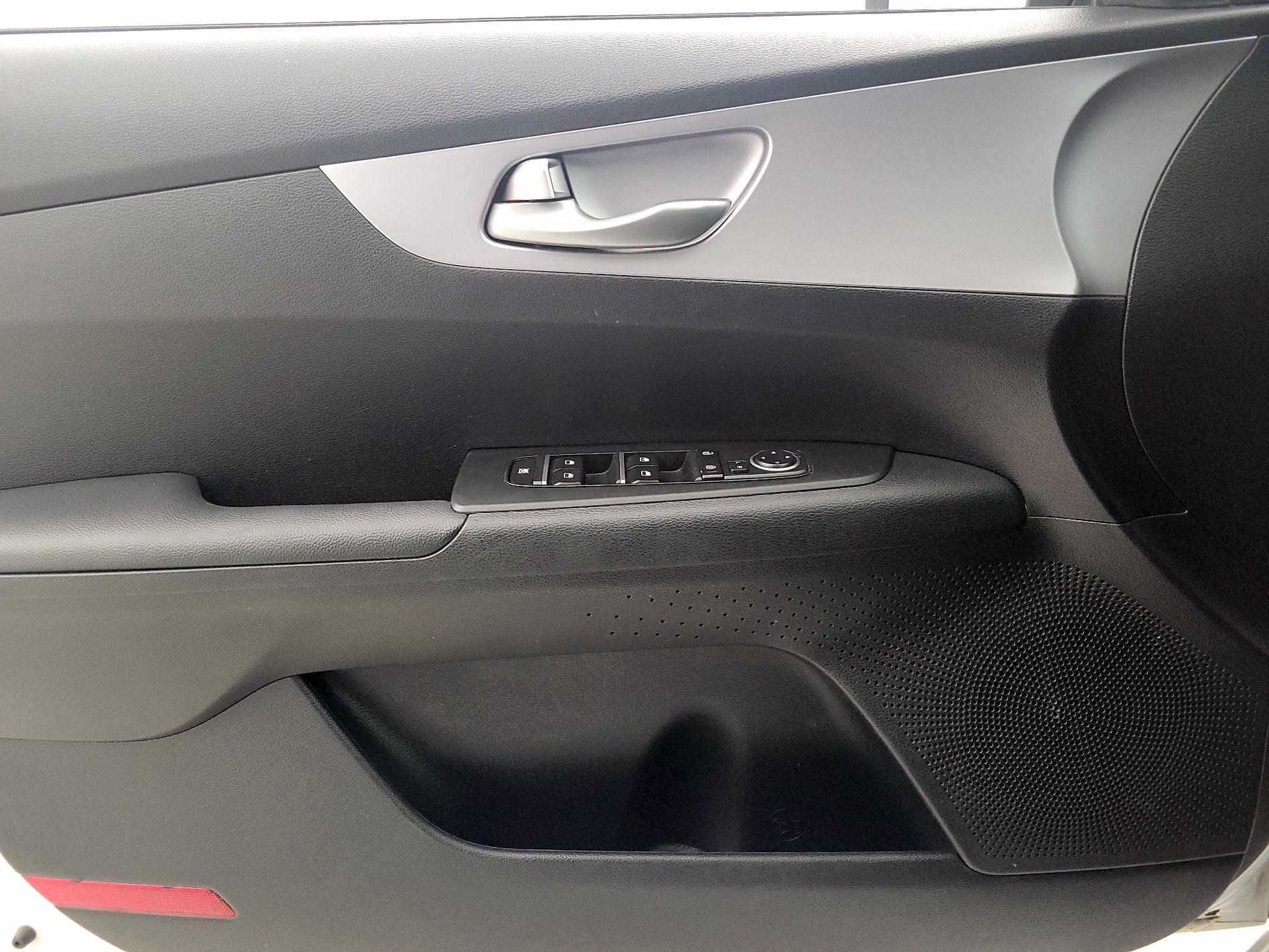 Thumbnail: 2024 Kia Forte - 12