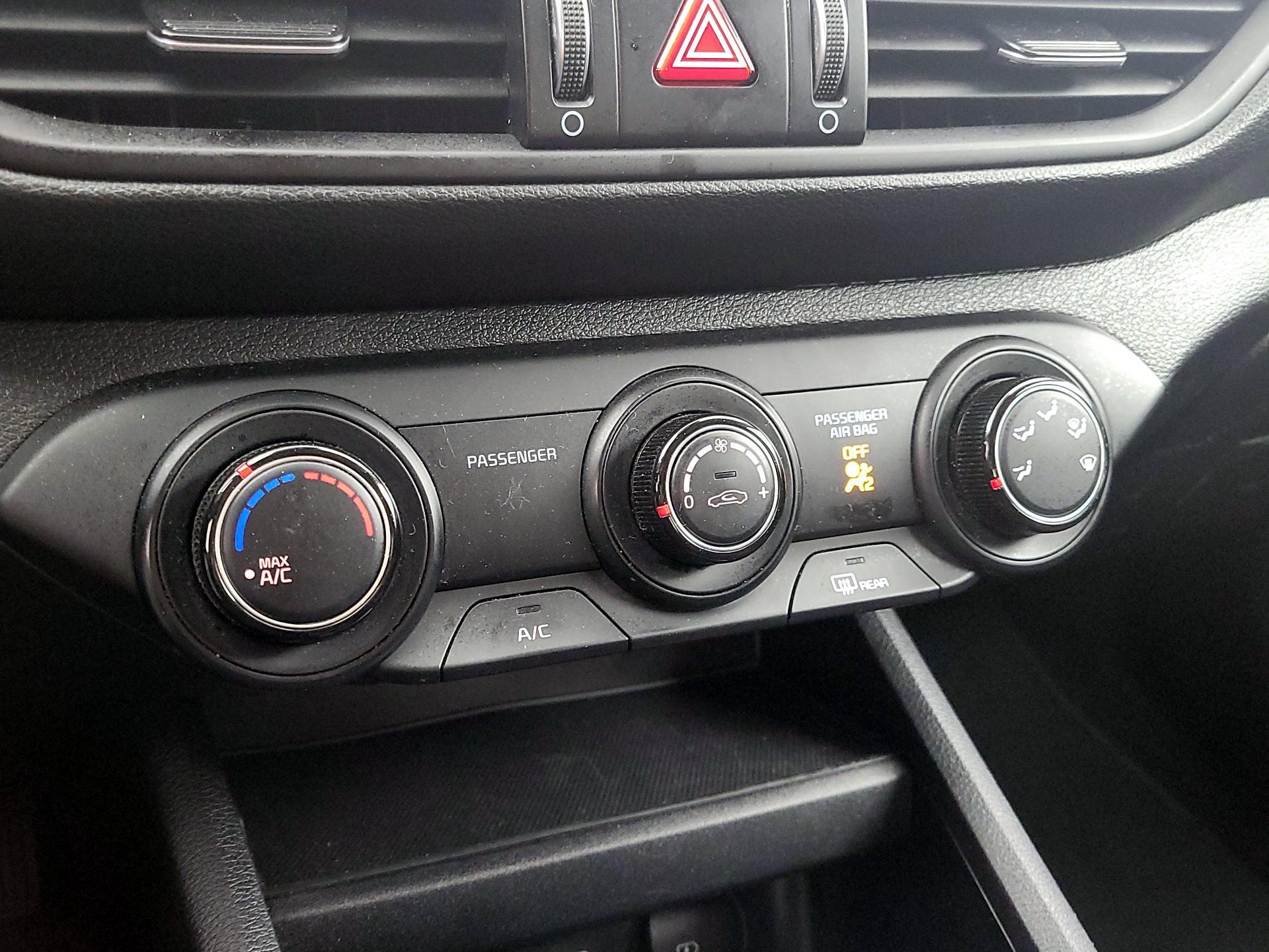 Thumbnail: 2024 Kia Forte - 16