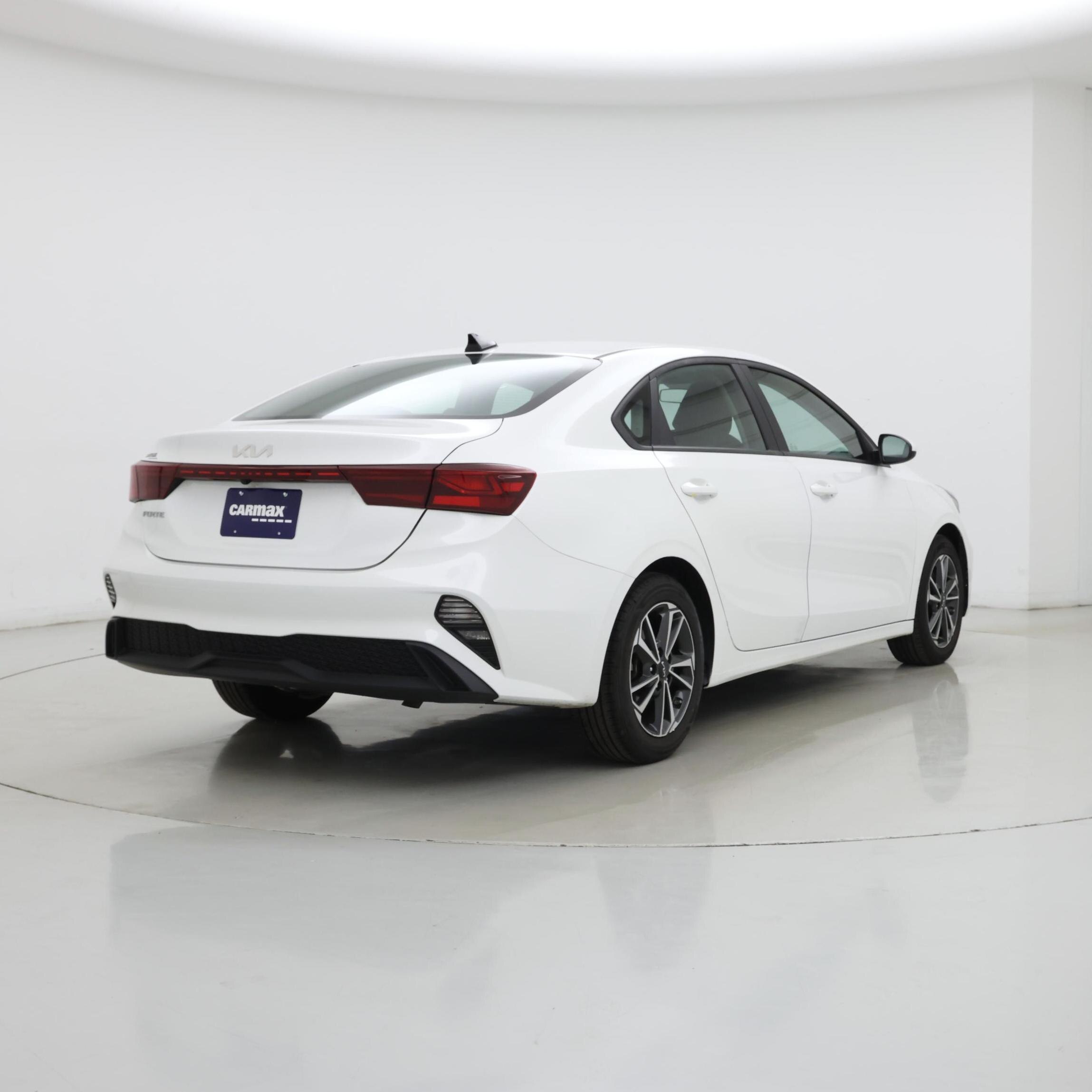 Thumbnail: 2024 Kia Forte - 8