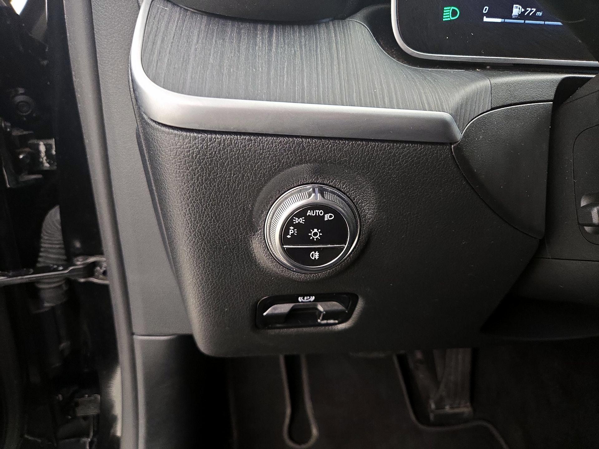 Thumbnail: 2024 Mercedes-Benz C-Class - 13