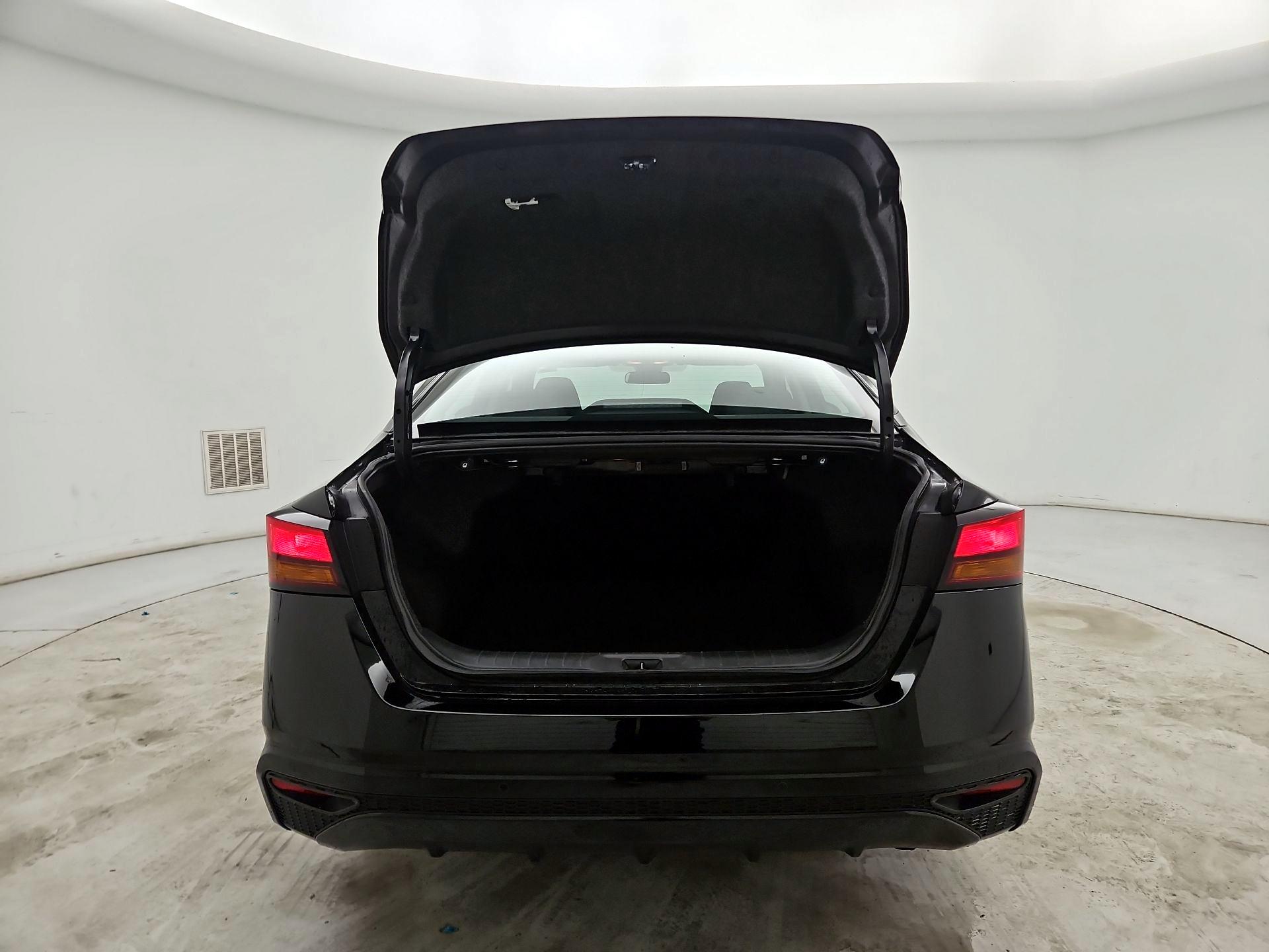 Thumbnail: 2024 Nissan Altima - 20