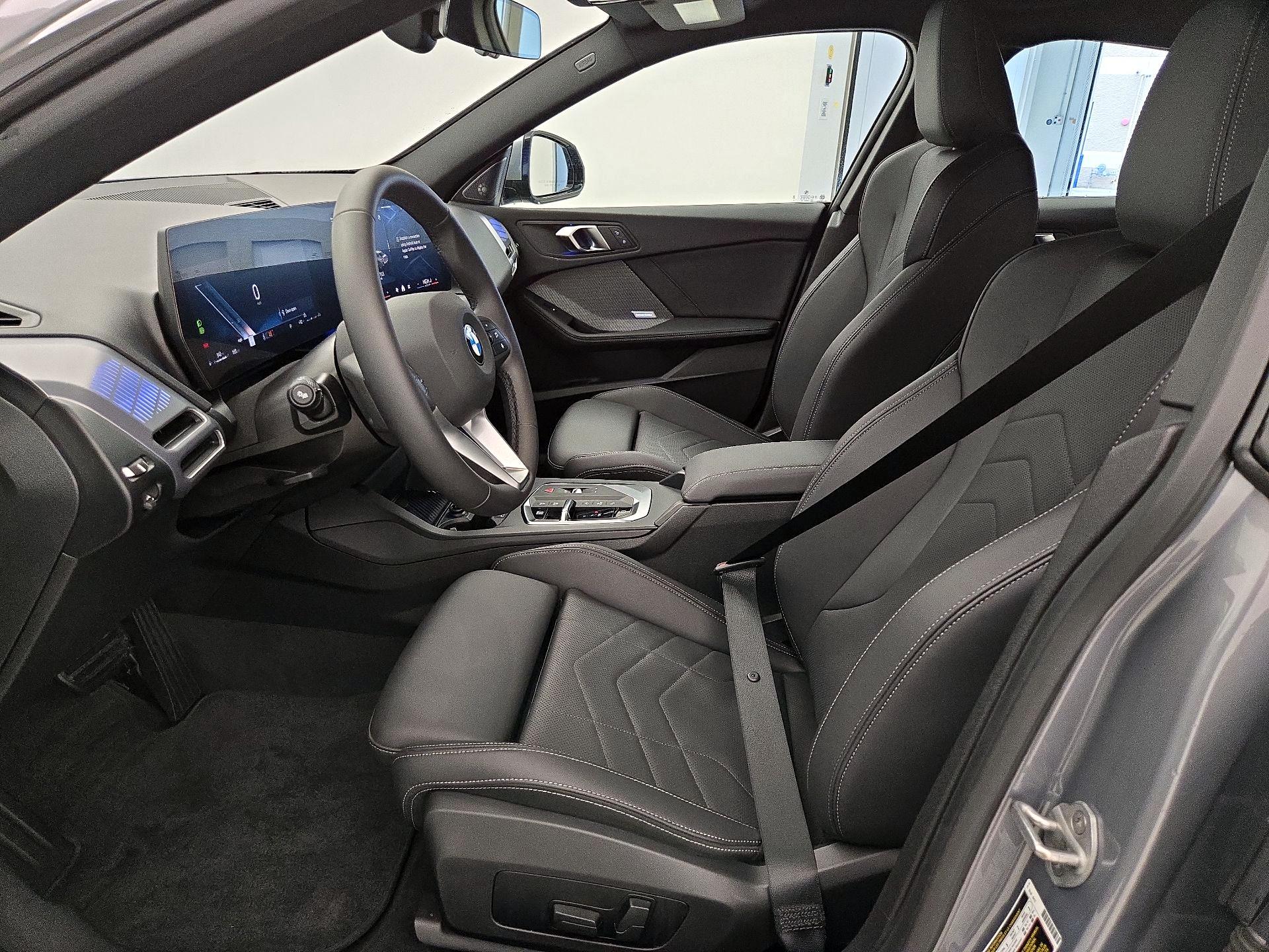 Thumbnail: 2025 BMW 2 Series - 11