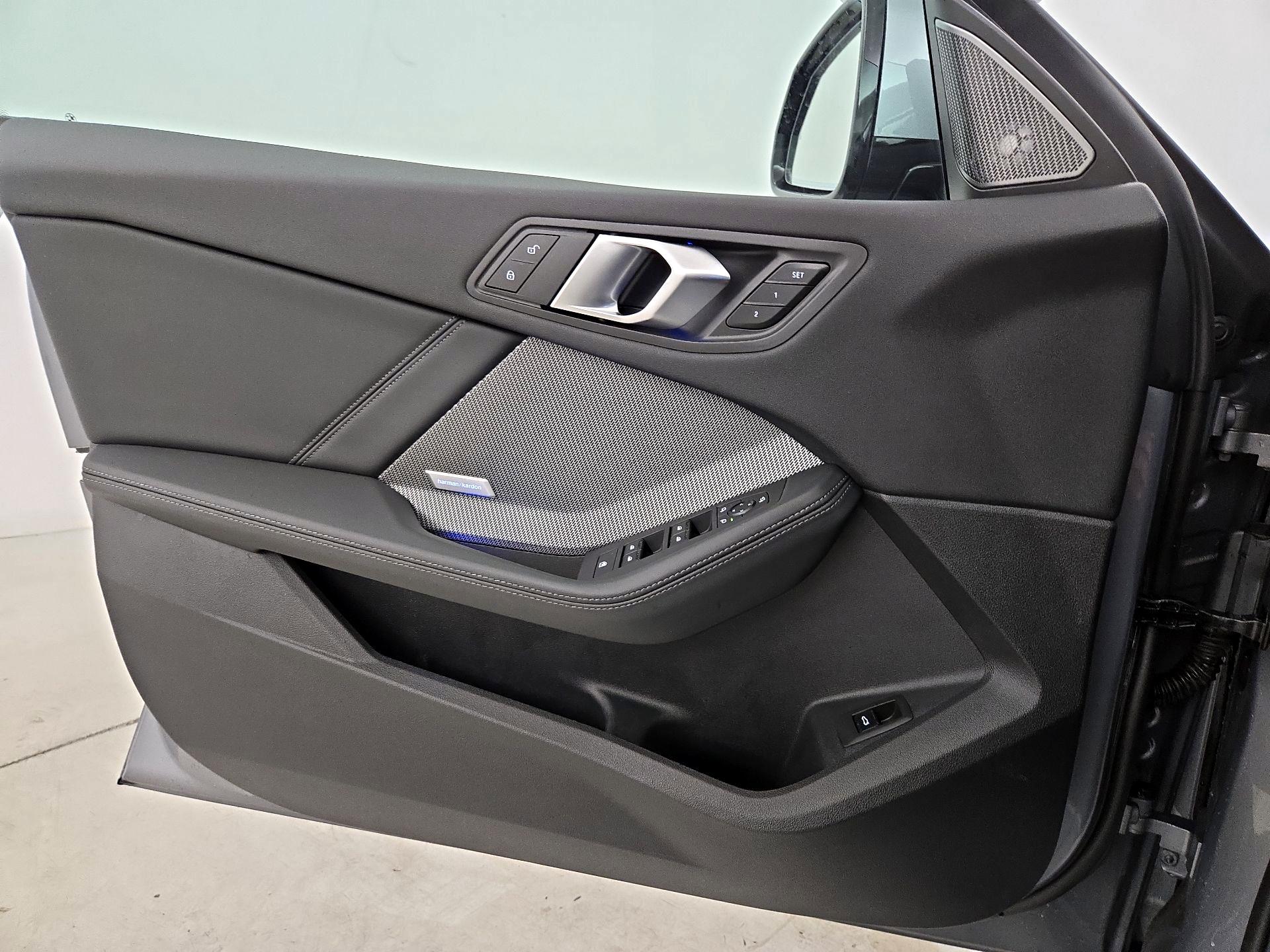 Thumbnail: 2025 BMW 2 Series - 12