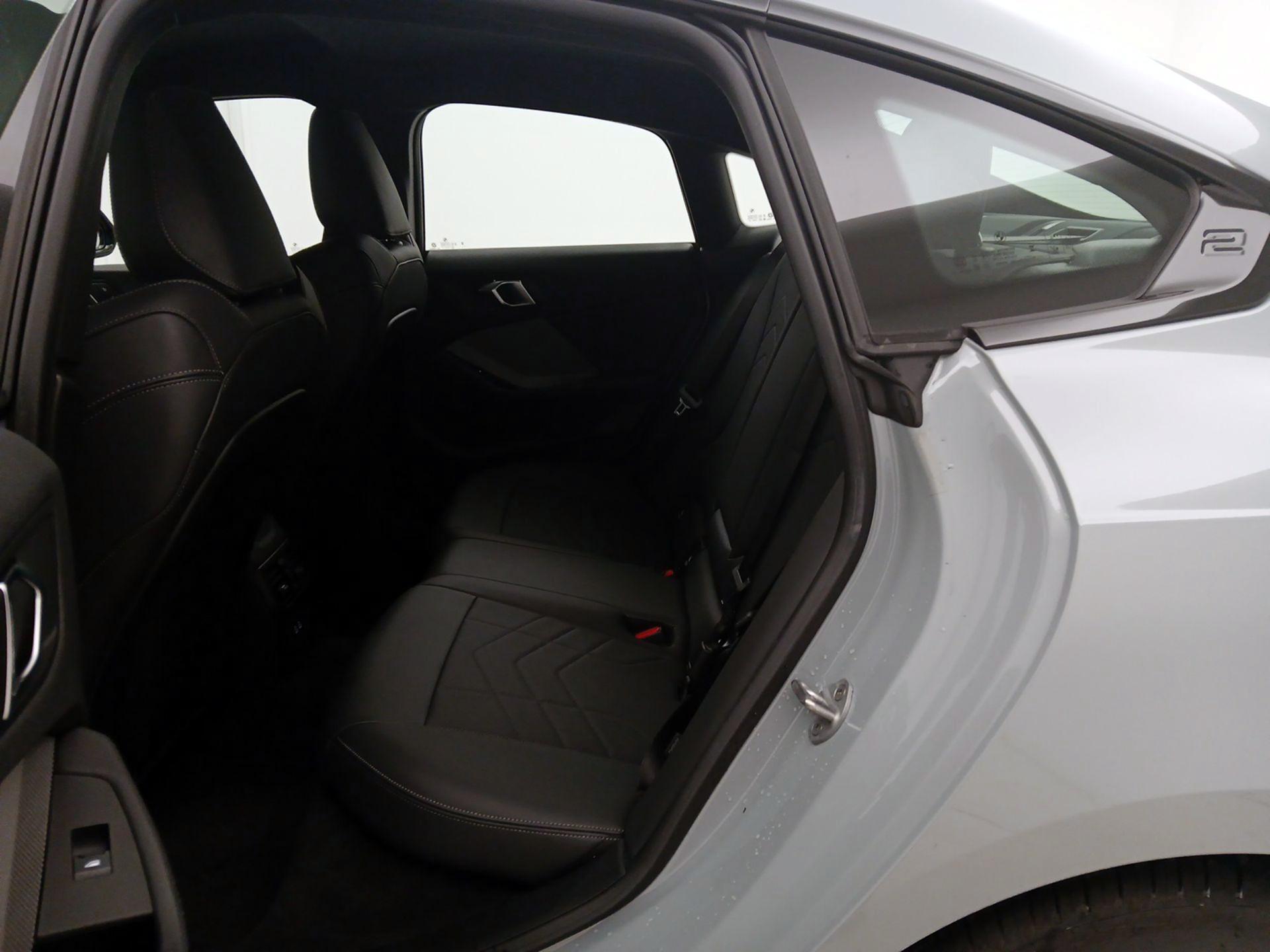 Thumbnail: 2025 BMW 2 Series - 18