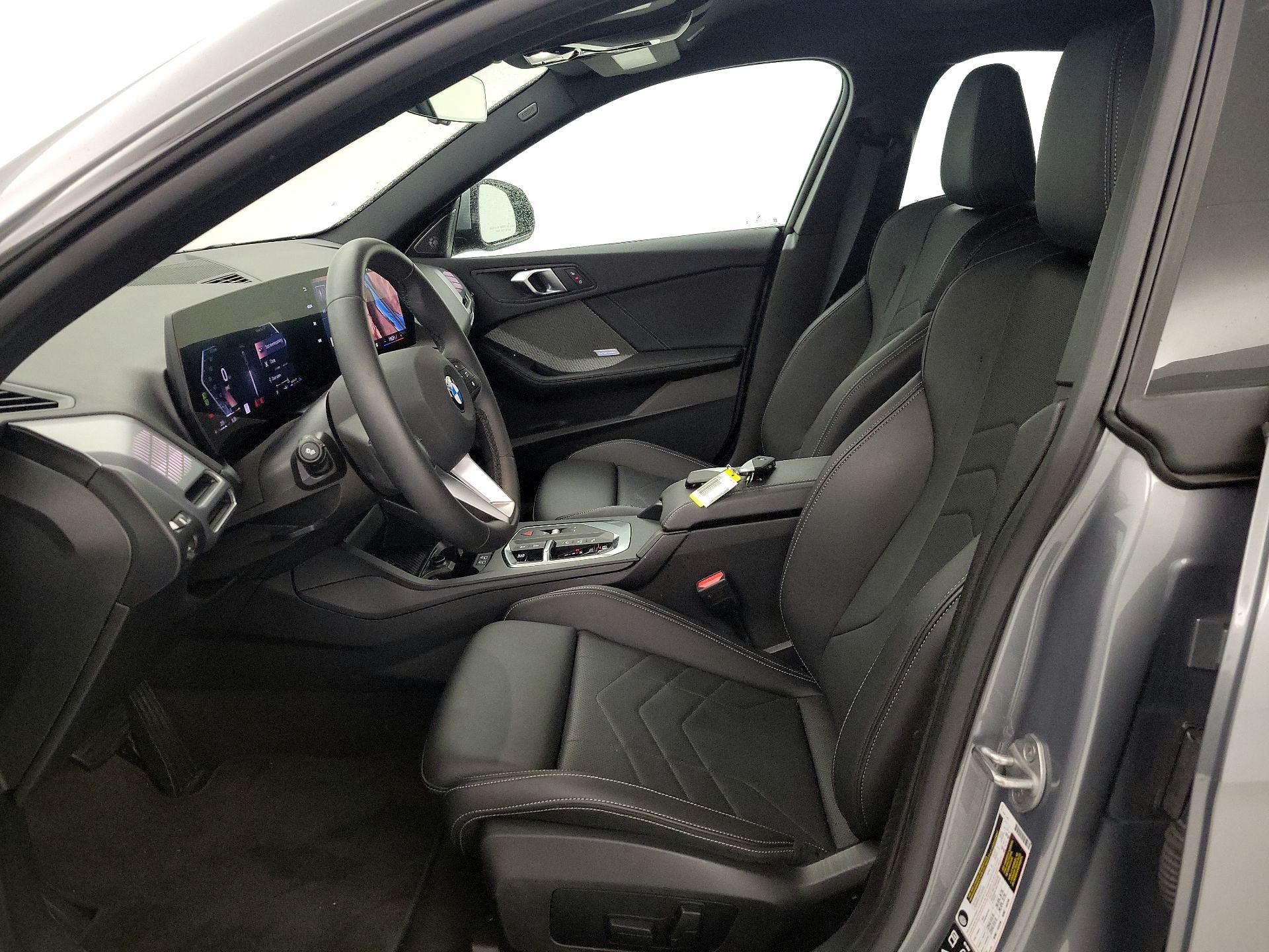 Thumbnail: 2025 BMW 2 Series - 11