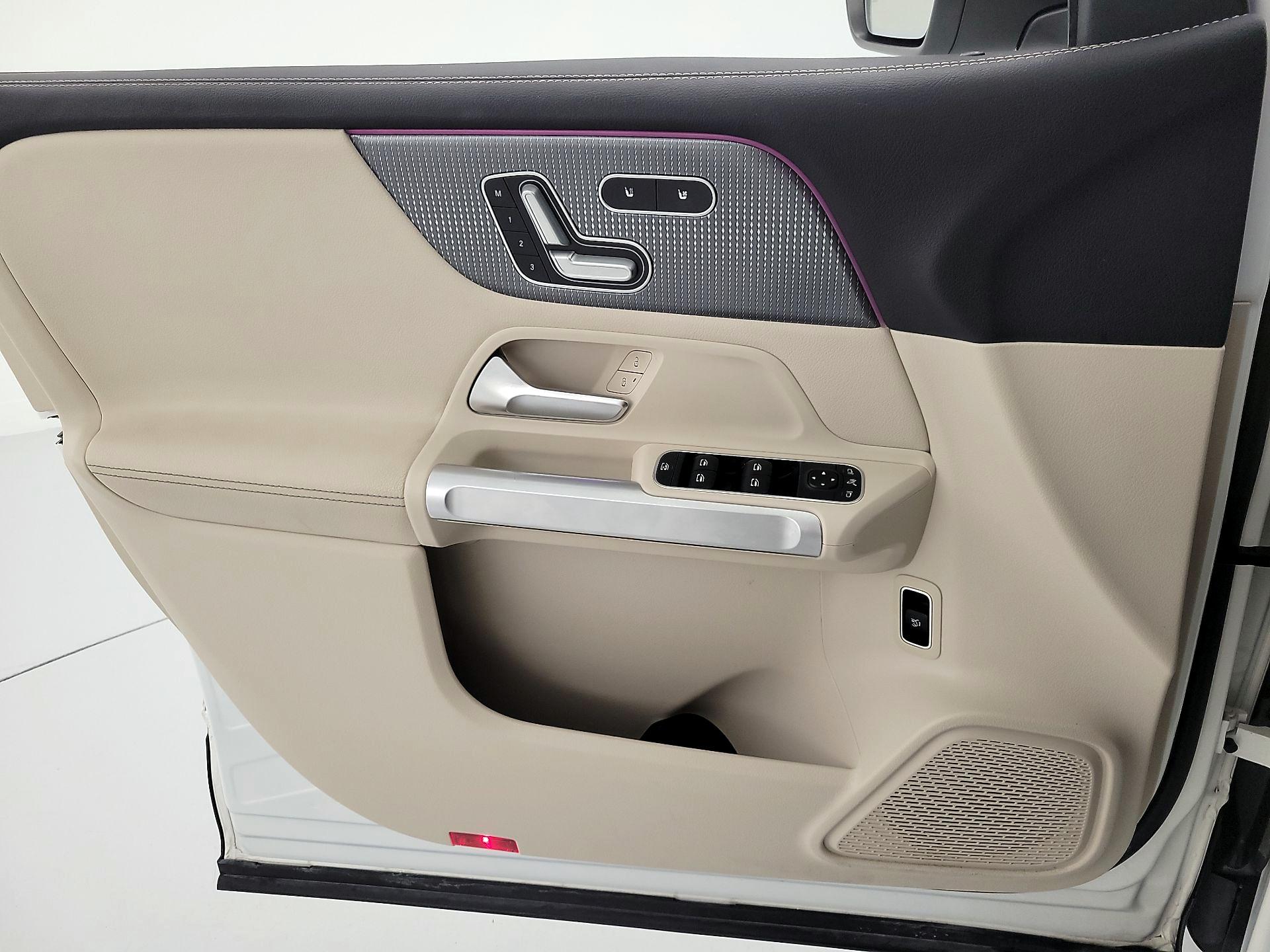 Thumbnail: 2021 Mercedes-Benz GLB - 12