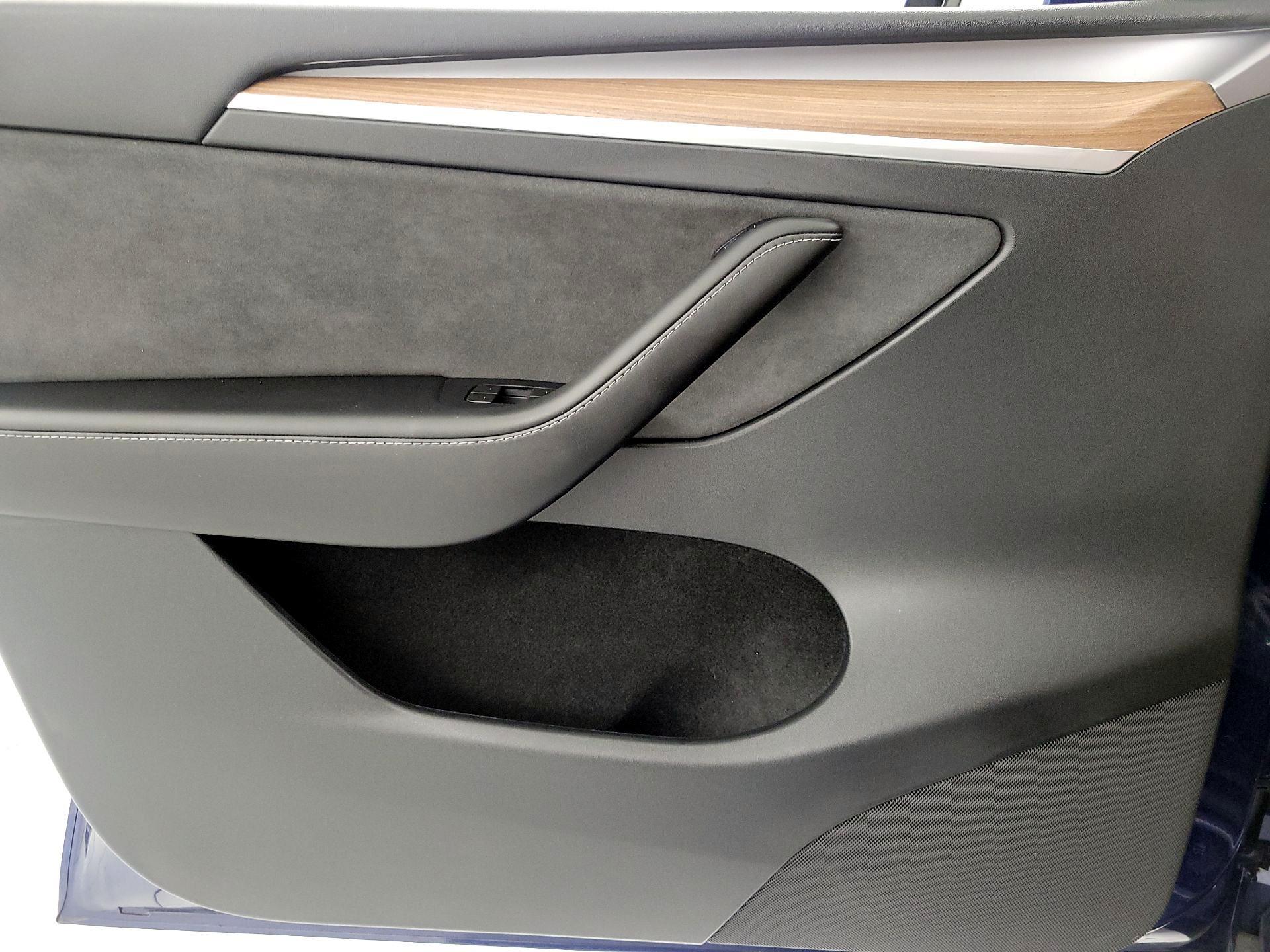 Thumbnail: 2023 Tesla Model Y - 12