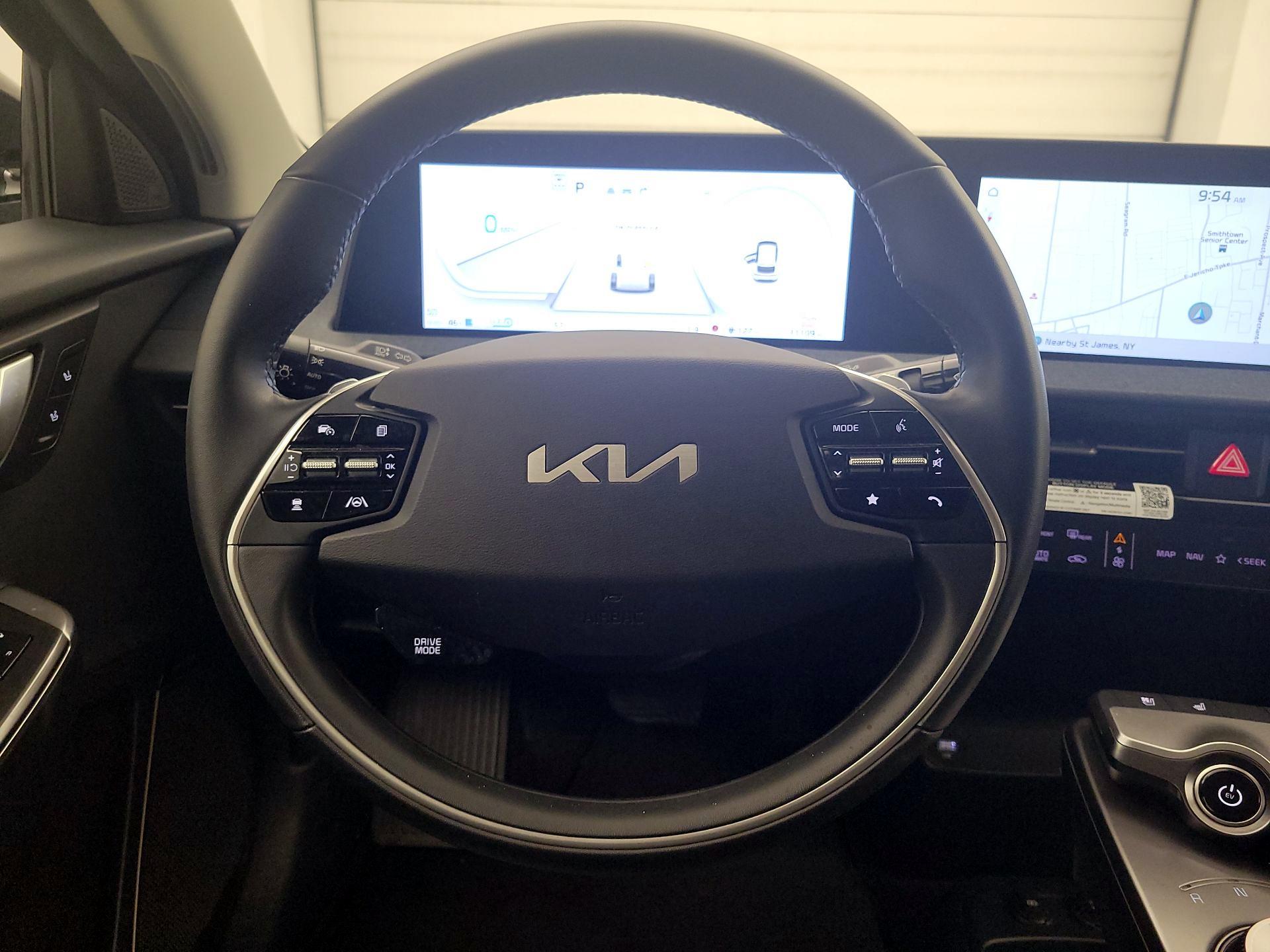 Thumbnail: 2023 Kia EV6 - 10