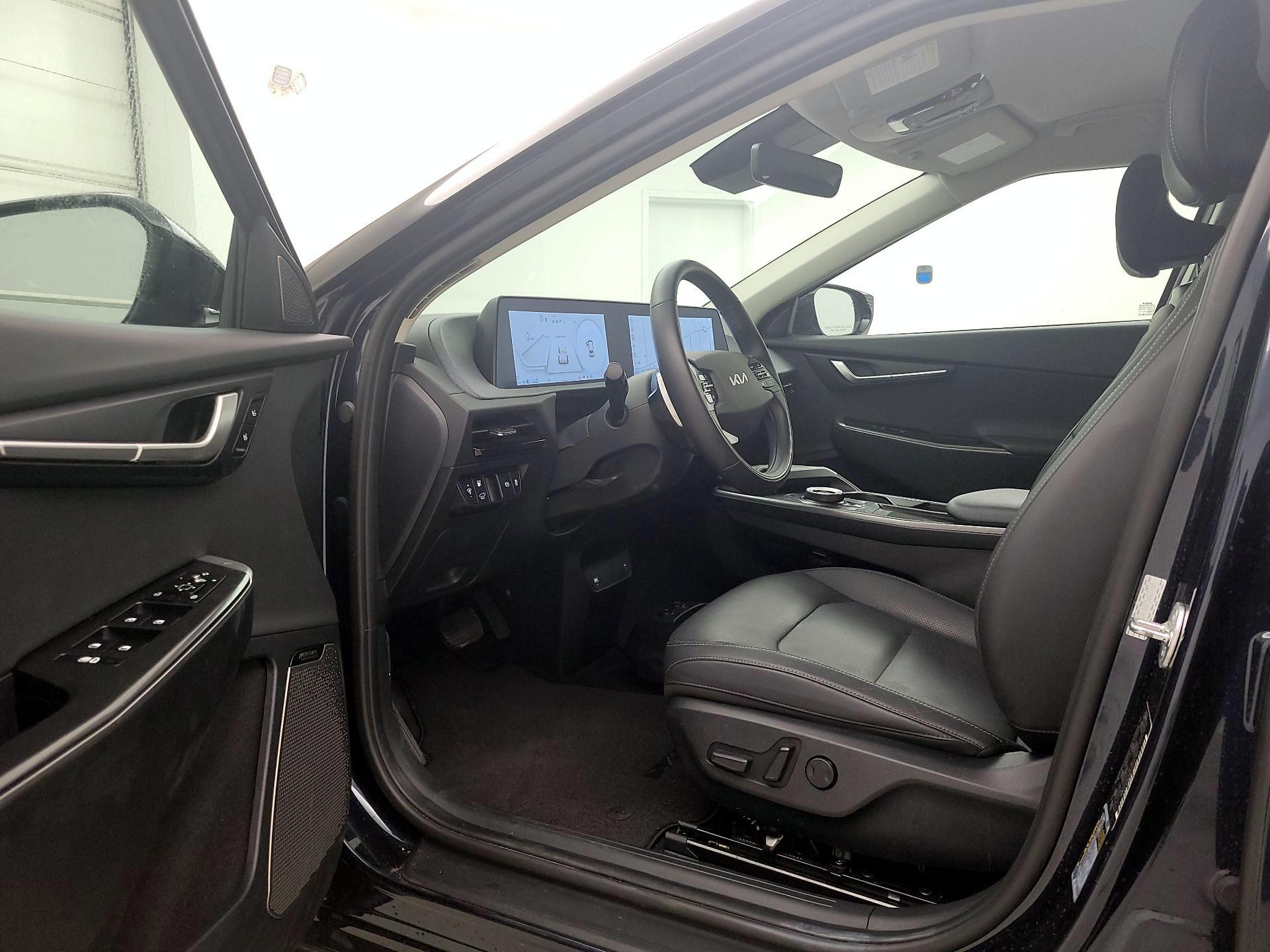 Thumbnail: 2023 Kia EV6 - 11