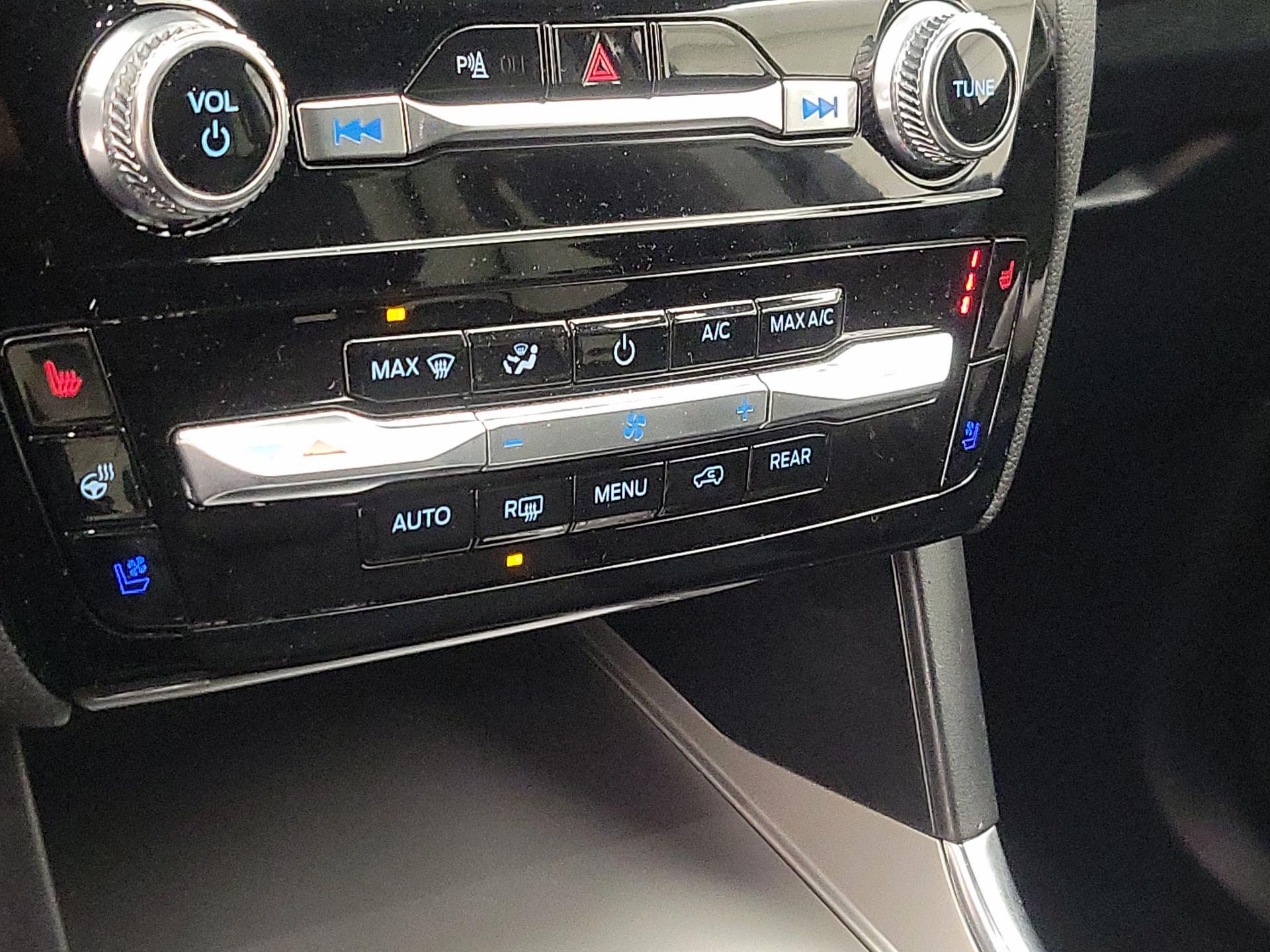 Thumbnail: 2024 Ford Explorer - 17