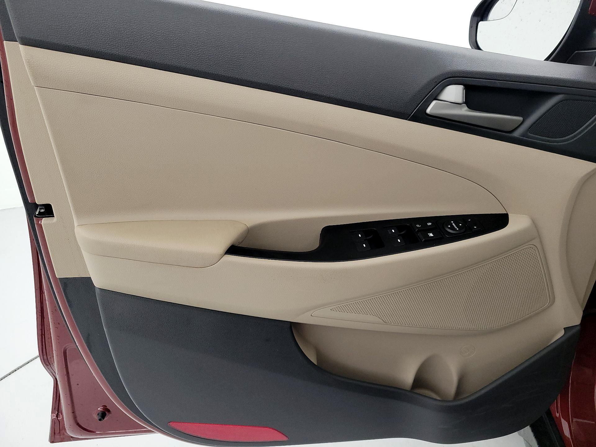 Thumbnail: 2018 Hyundai Tucson - 12