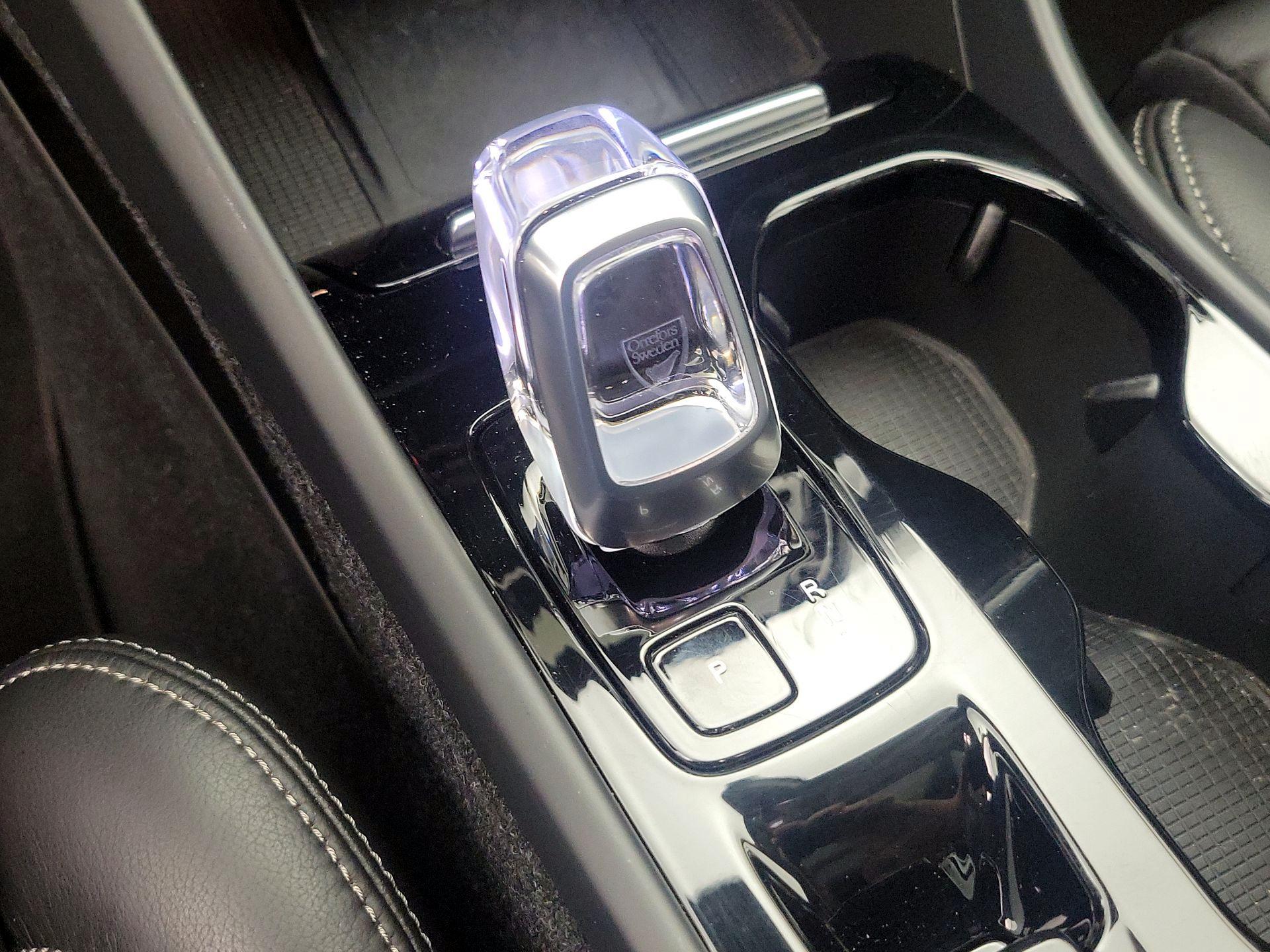 Thumbnail: 2023 Volvo XC40 - 18