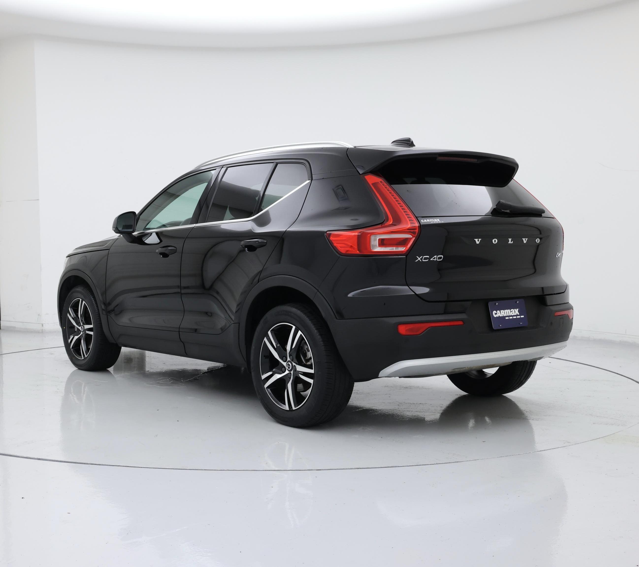 Thumbnail: 2023 Volvo XC40 - 2