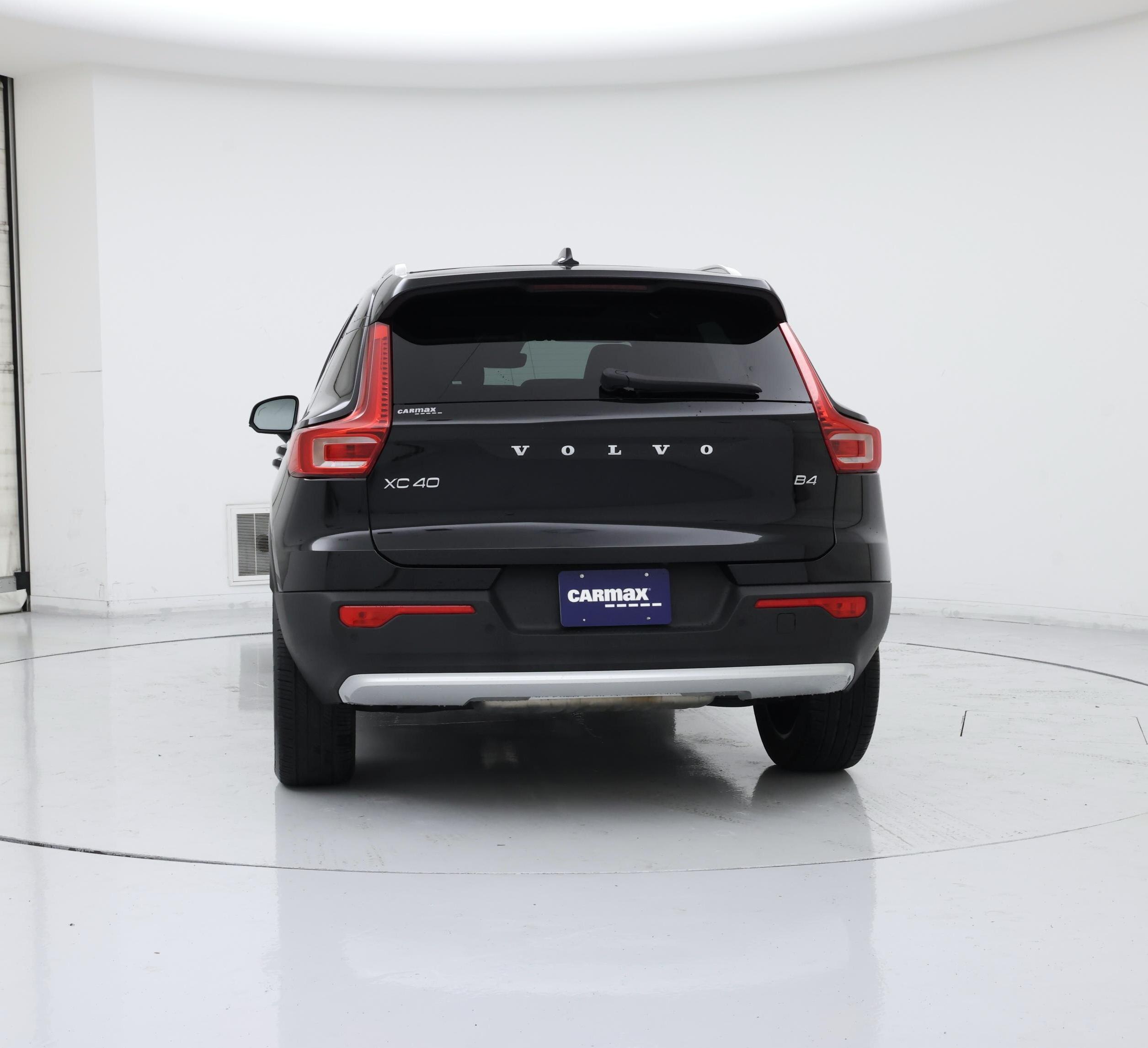 Thumbnail: 2023 Volvo XC40 - 6