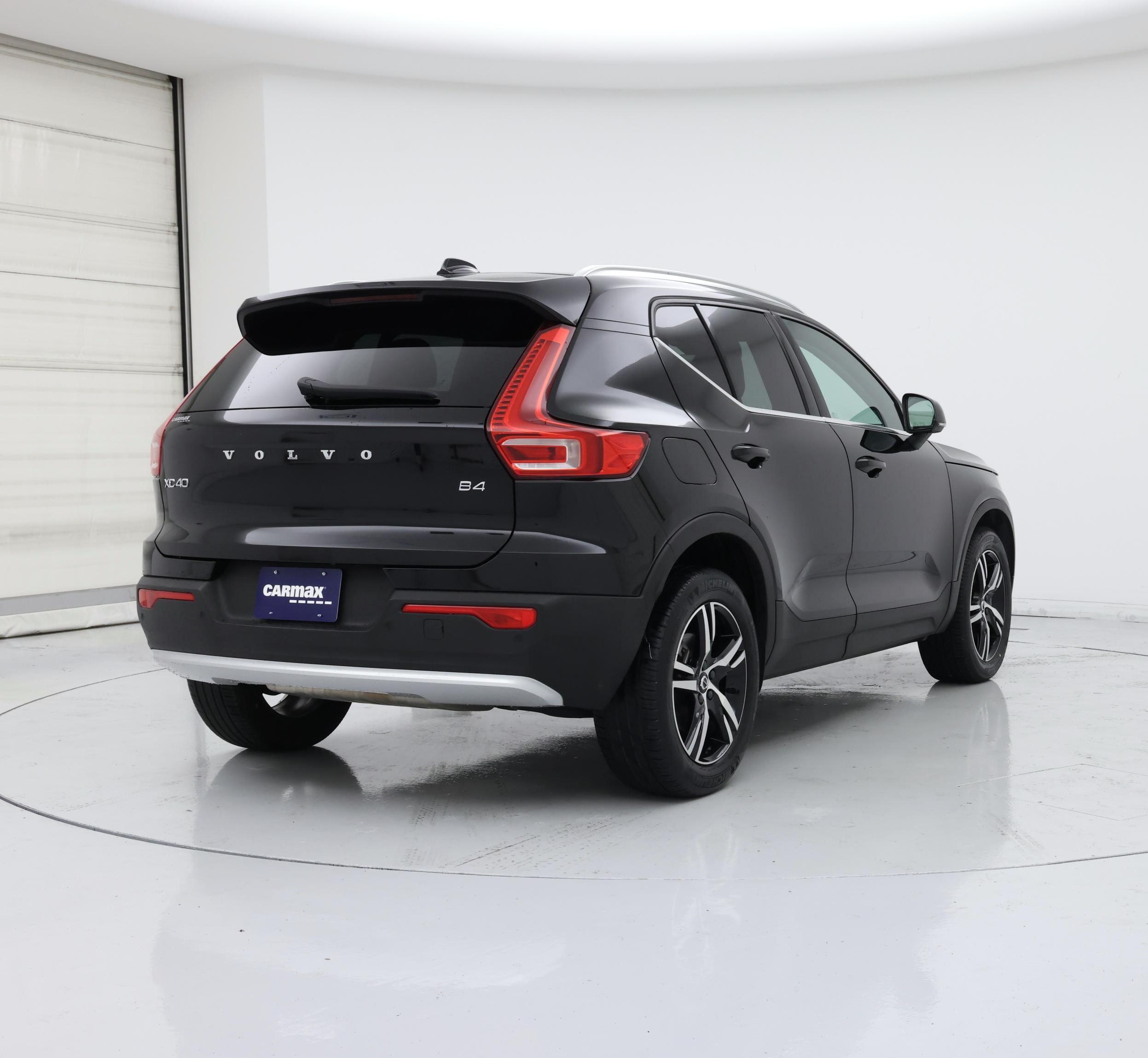 Thumbnail: 2023 Volvo XC40 - 8