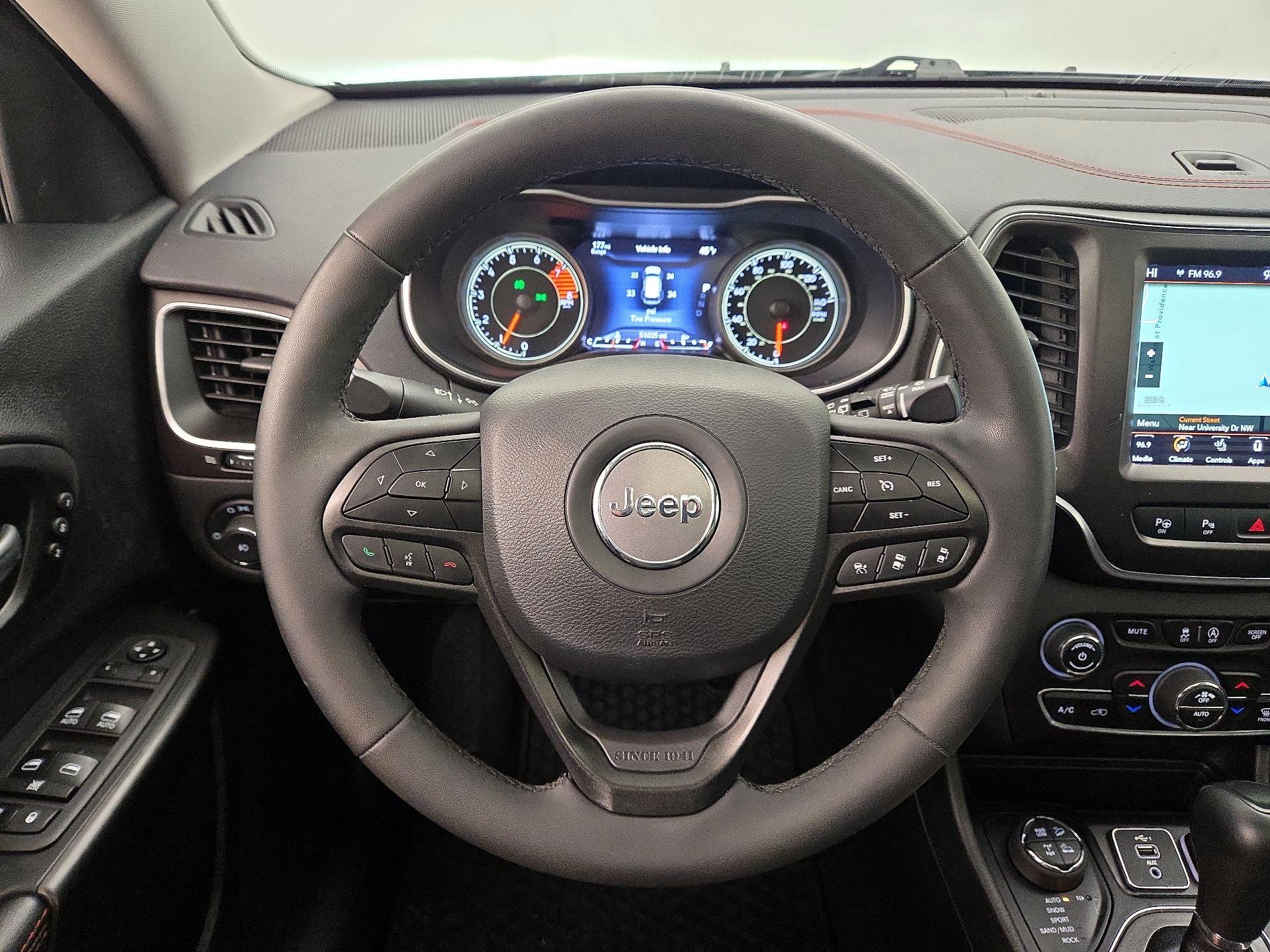 Thumbnail: 2021 Jeep Cherokee - 10