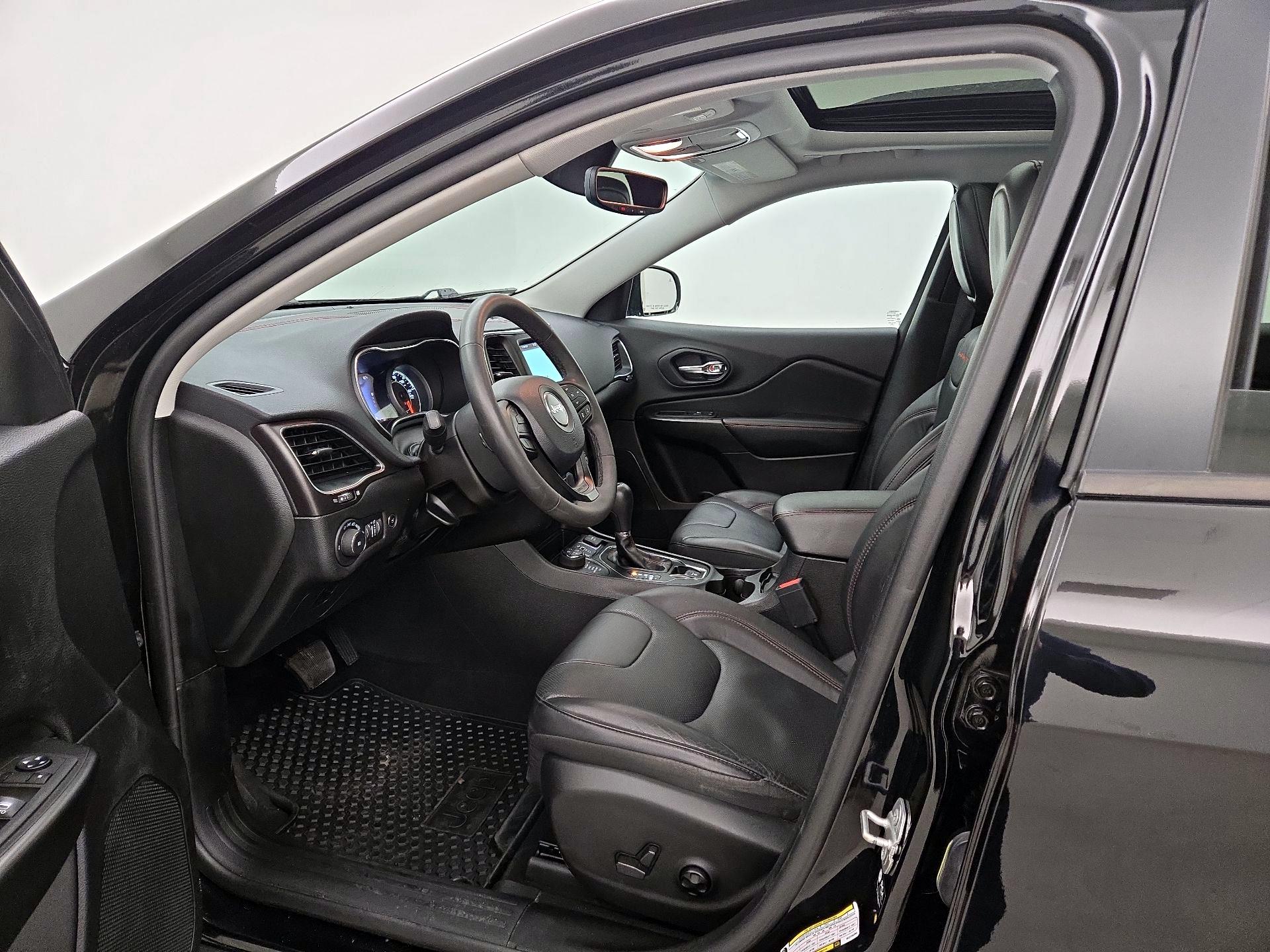 Thumbnail: 2021 Jeep Cherokee - 11