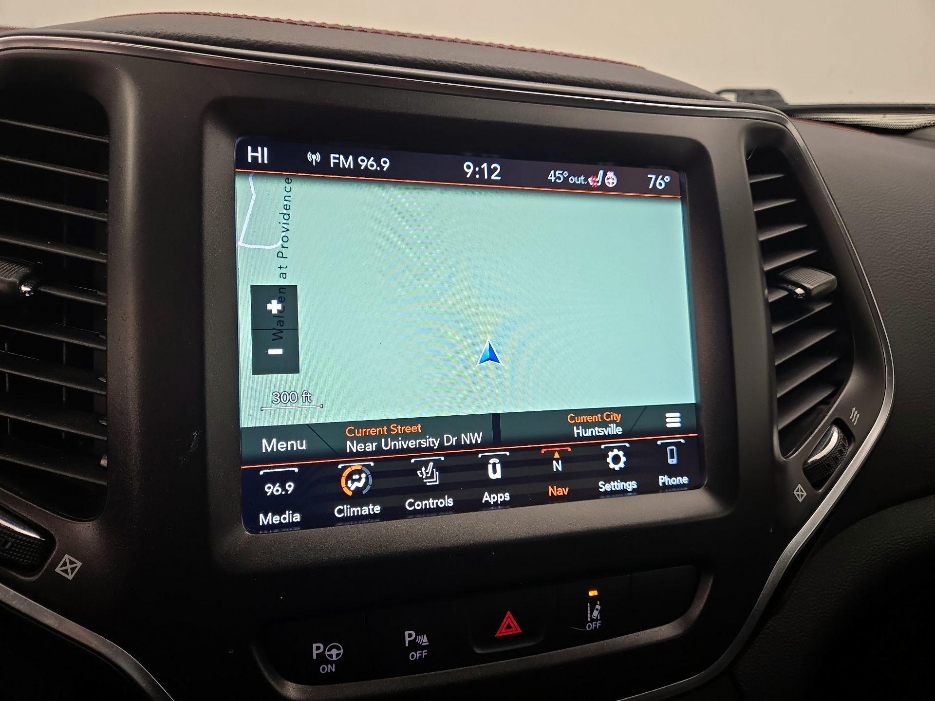 Thumbnail: 2021 Jeep Cherokee - 14