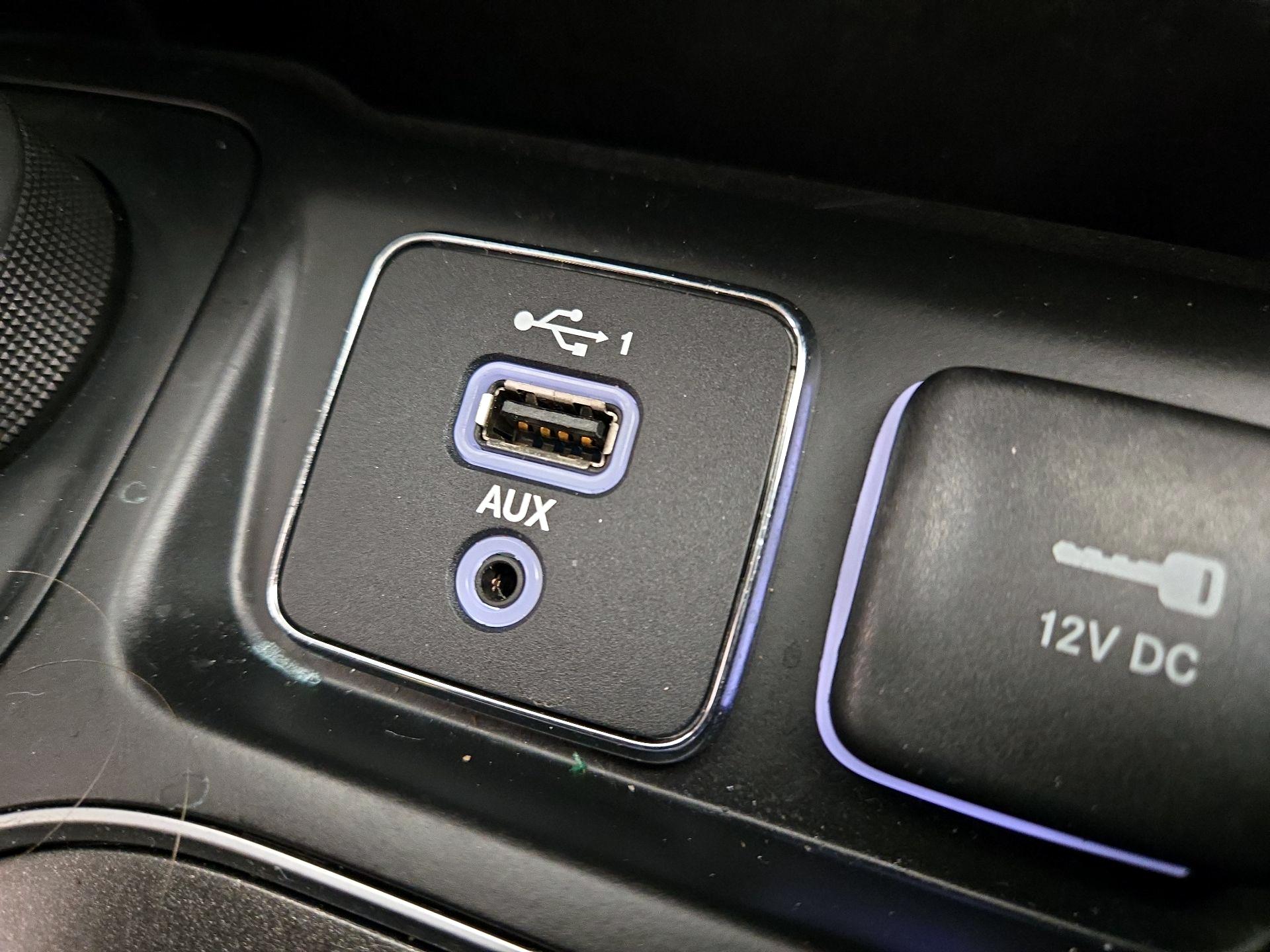 Thumbnail: 2021 Jeep Cherokee - 19