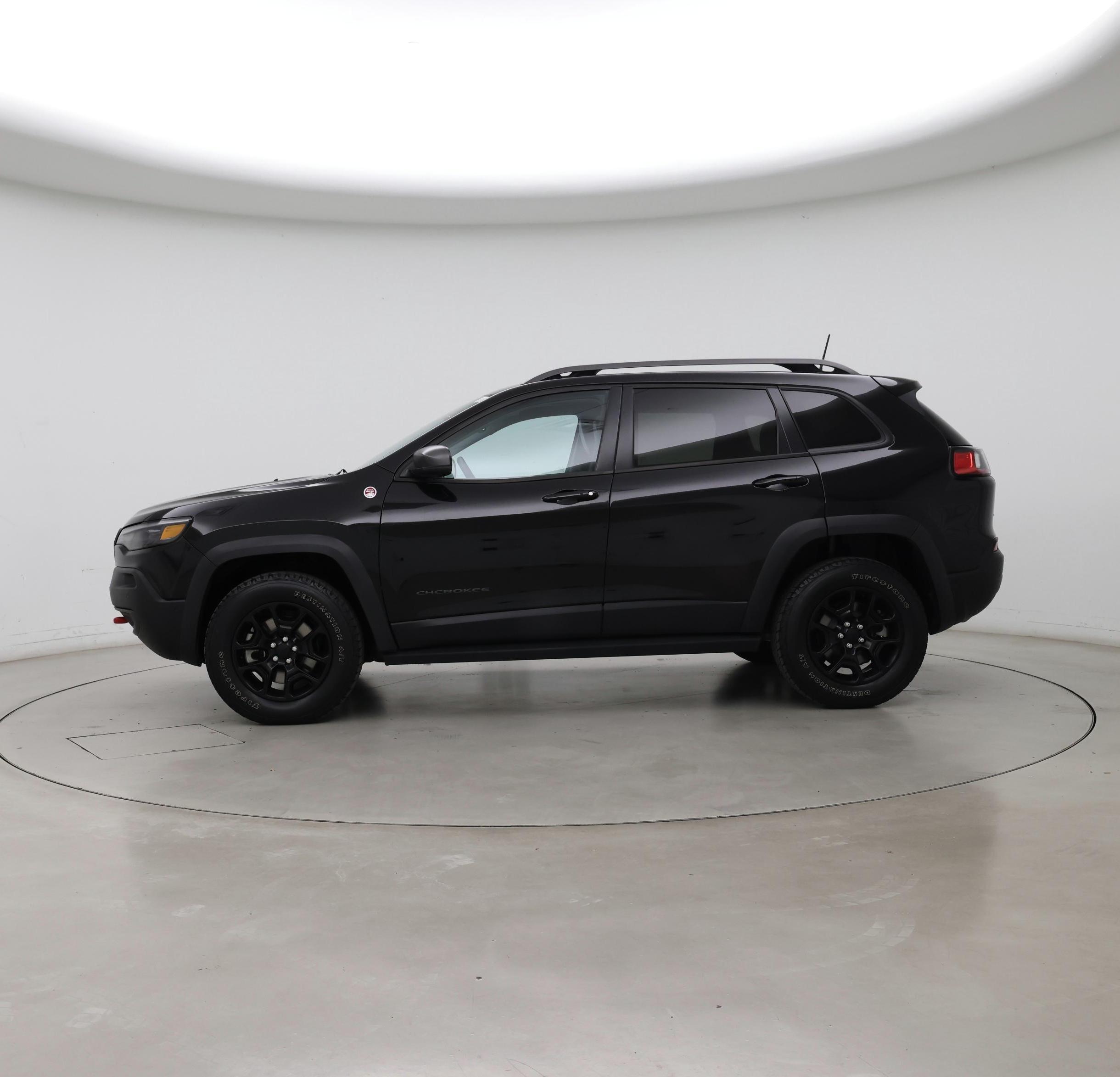 Thumbnail: 2021 Jeep Cherokee - 3