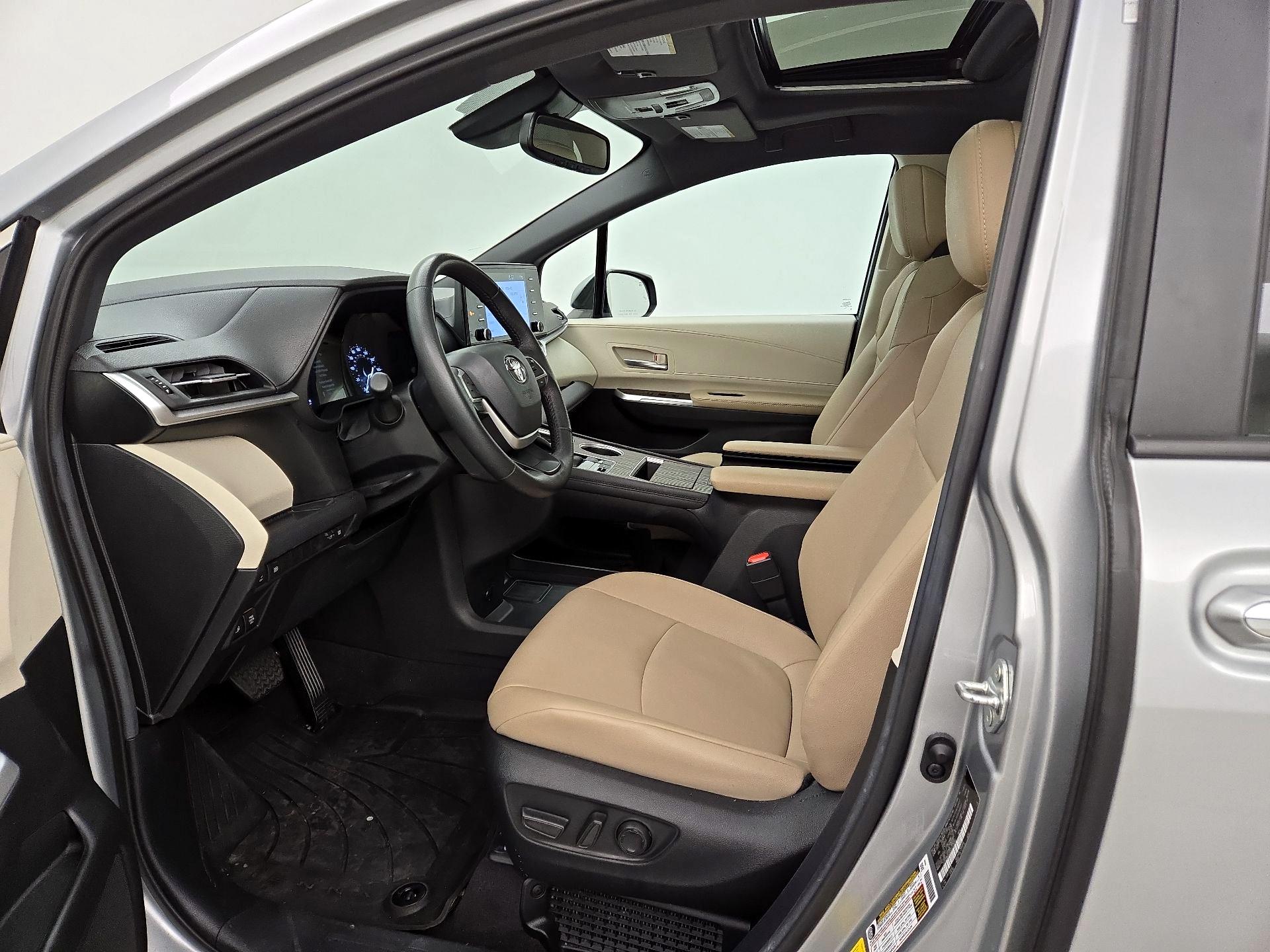 Thumbnail: 2024 Toyota Sienna - 11