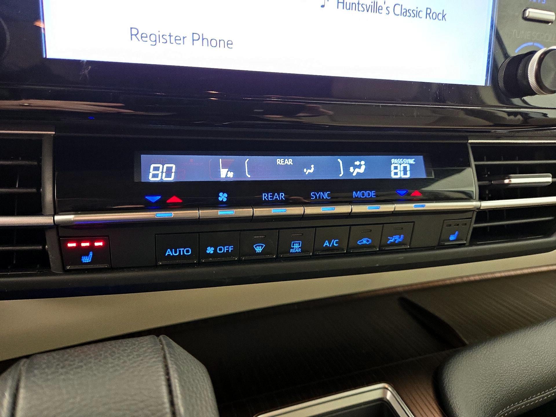 Thumbnail: 2024 Toyota Sienna - 16