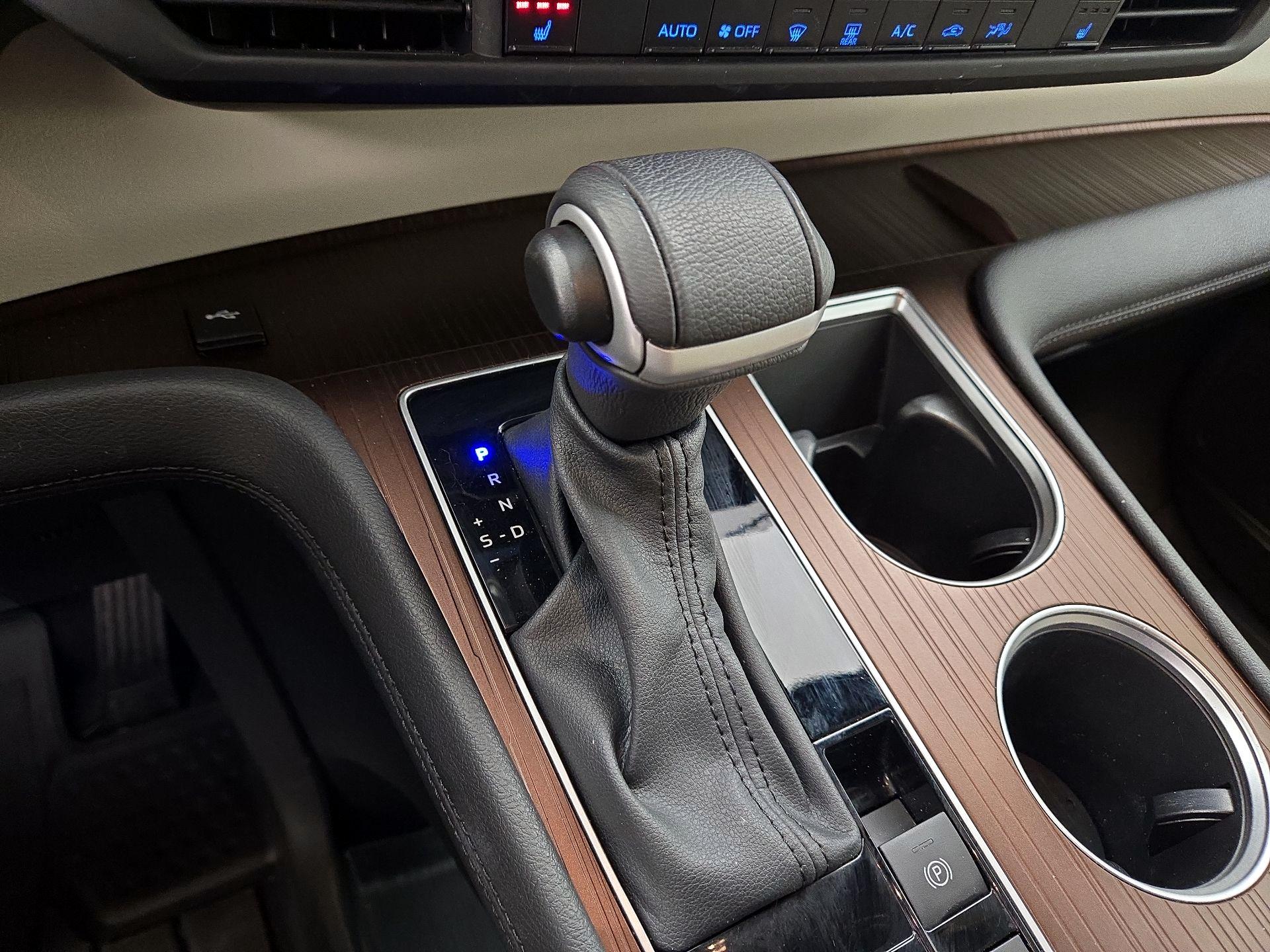 Thumbnail: 2024 Toyota Sienna - 17