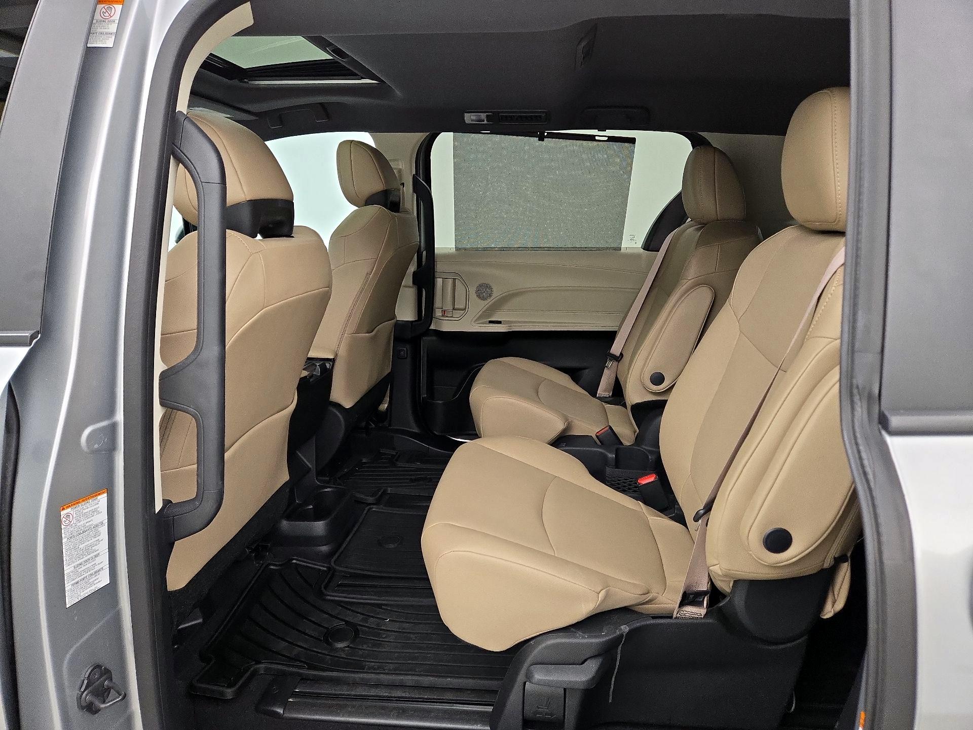 Thumbnail: 2024 Toyota Sienna - 20