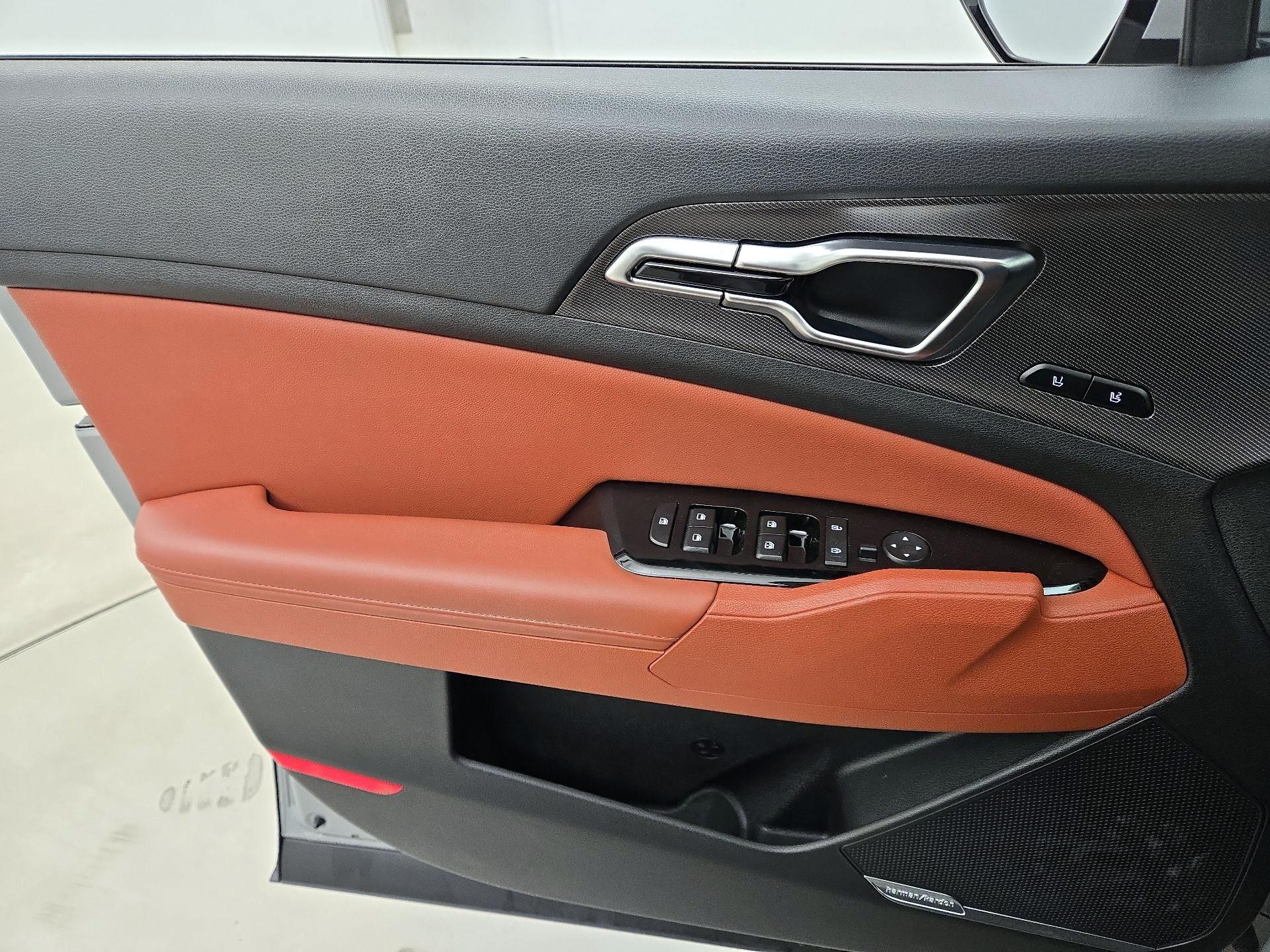 Thumbnail: 2023 Kia Sportage - 12