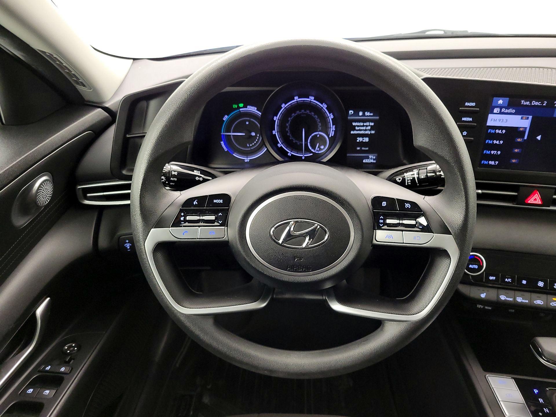 Thumbnail: 2022 Hyundai Elantra - 9