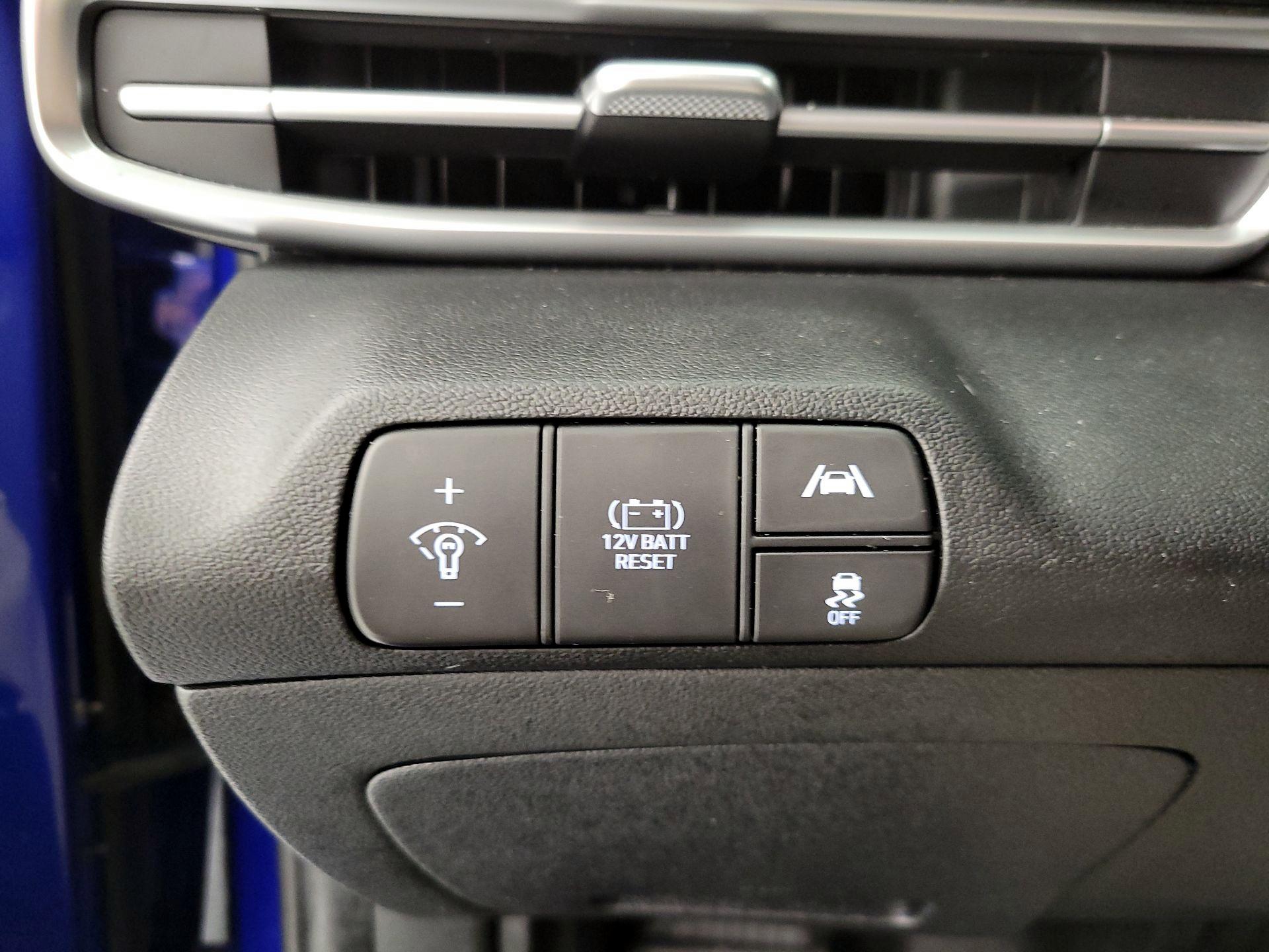 Thumbnail: 2022 Hyundai Elantra - 13