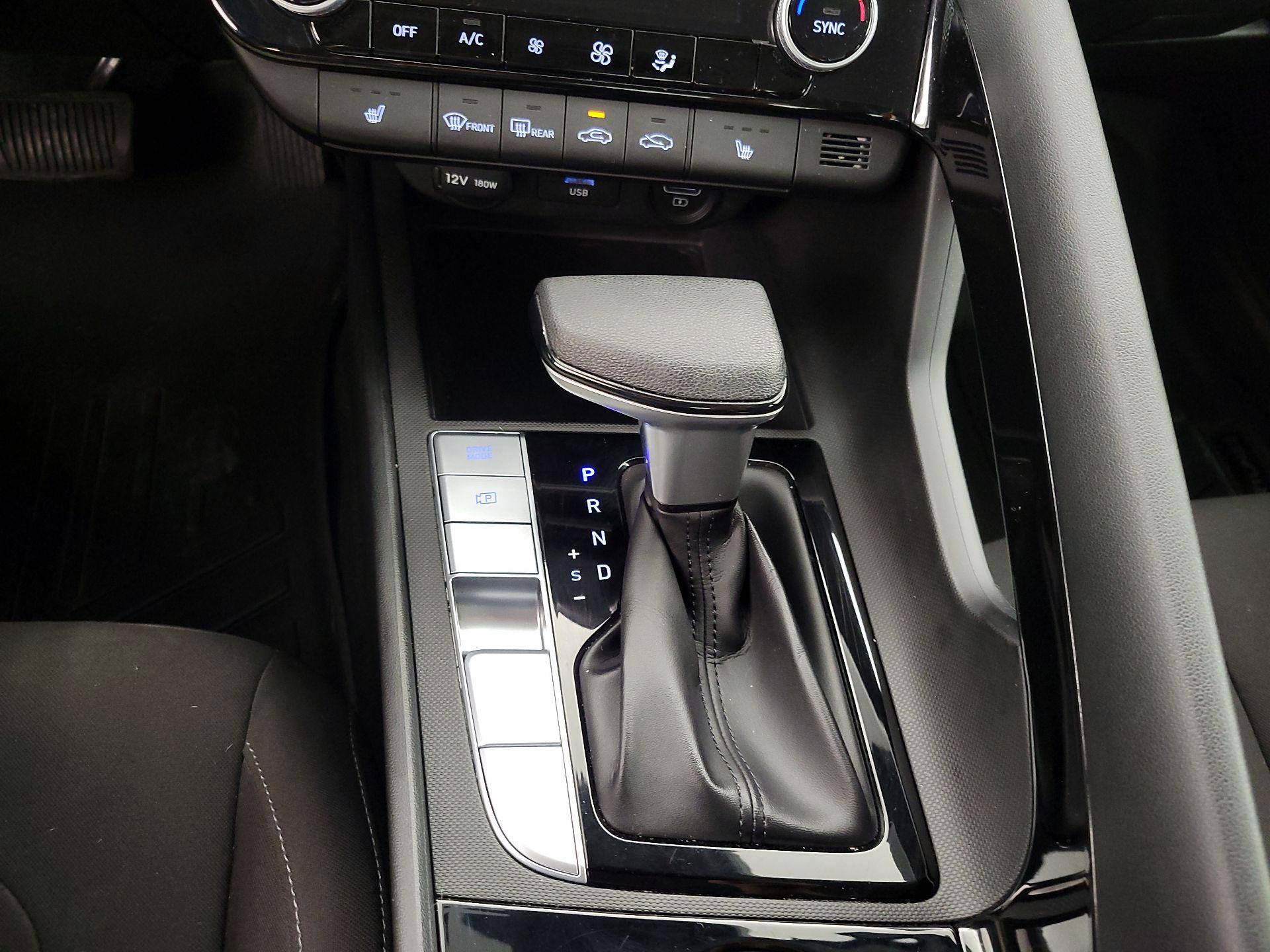 Thumbnail: 2022 Hyundai Elantra - 17