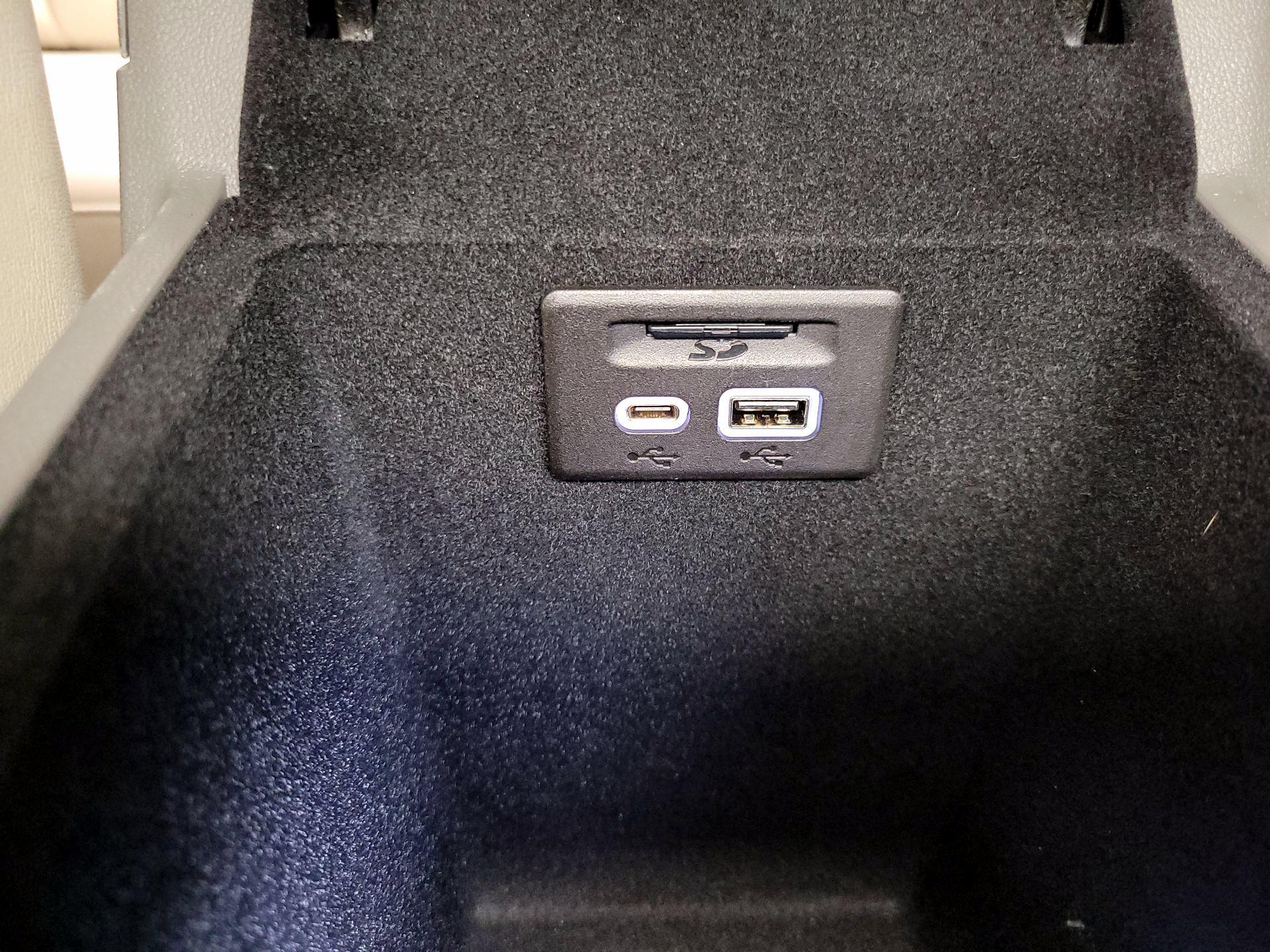 Thumbnail: 2023 Cadillac XT6 - 19