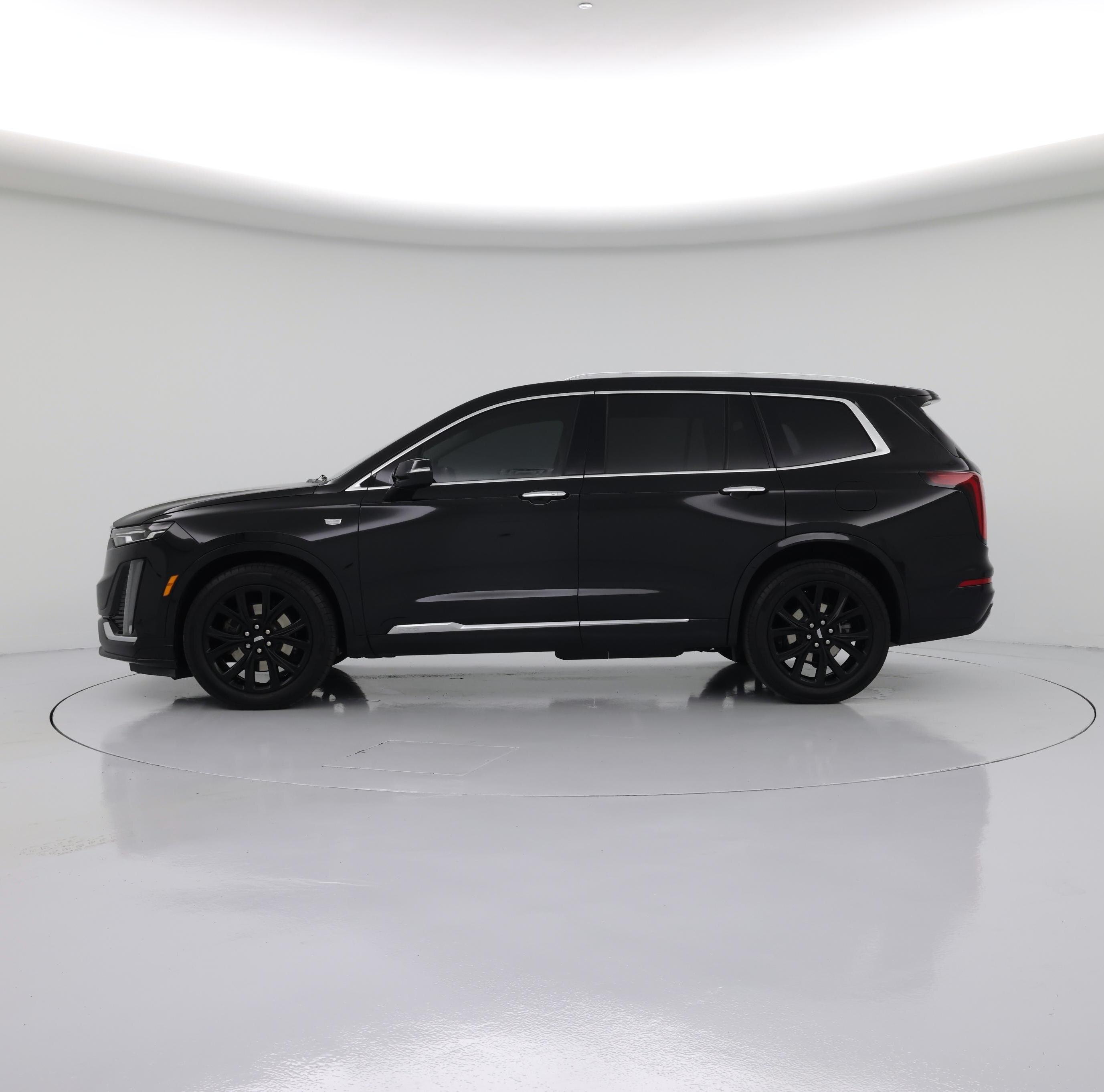 Thumbnail: 2023 Cadillac XT6 - 3