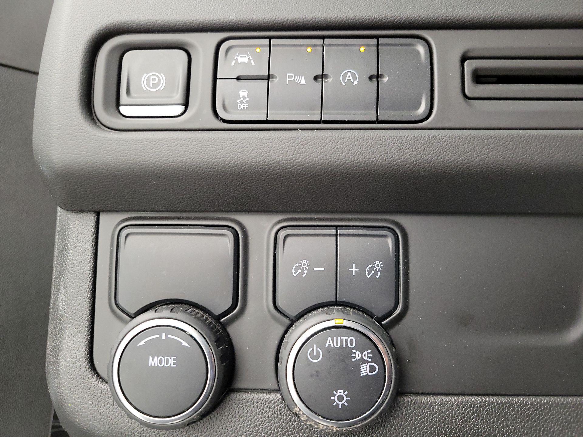 Thumbnail: 2023 Chevrolet Suburban - 13